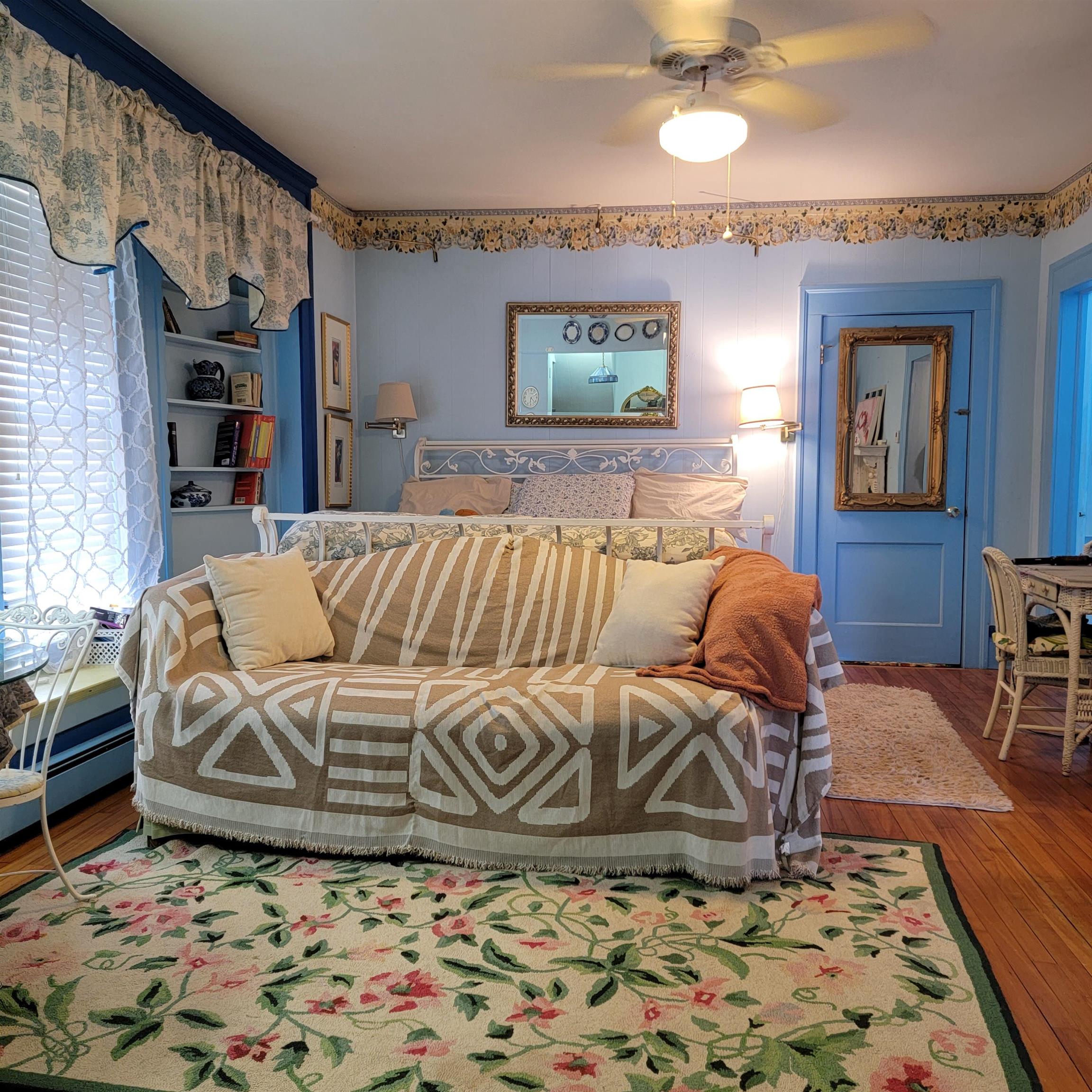 300 W PROSPECT Avenue