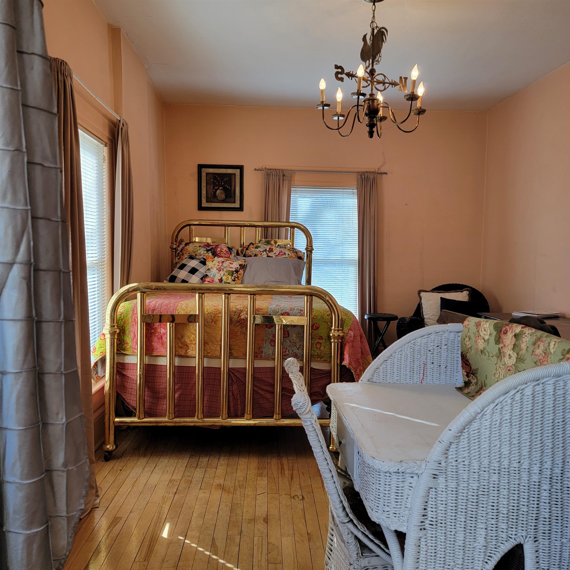 300 W PROSPECT Avenue