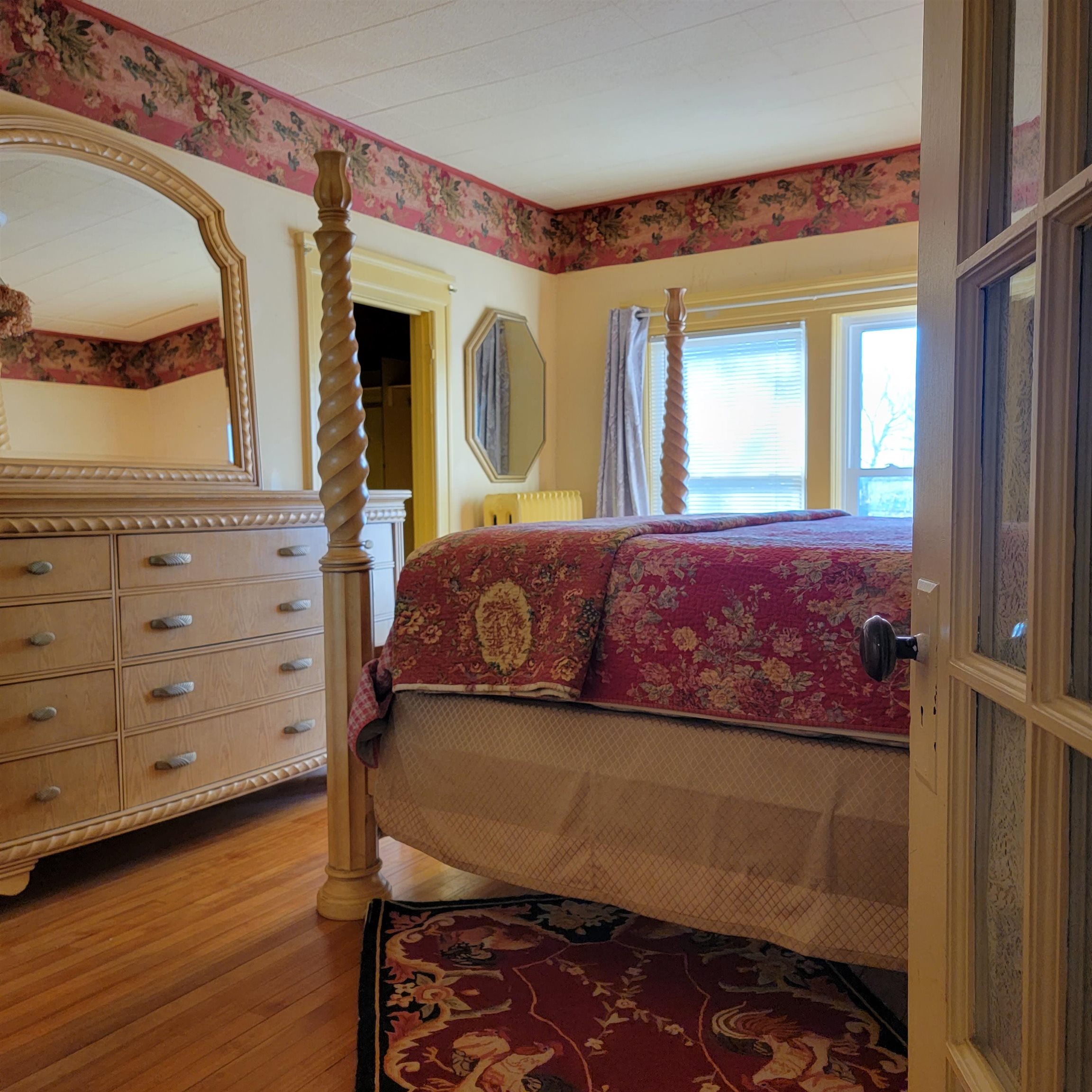 300 W PROSPECT Avenue