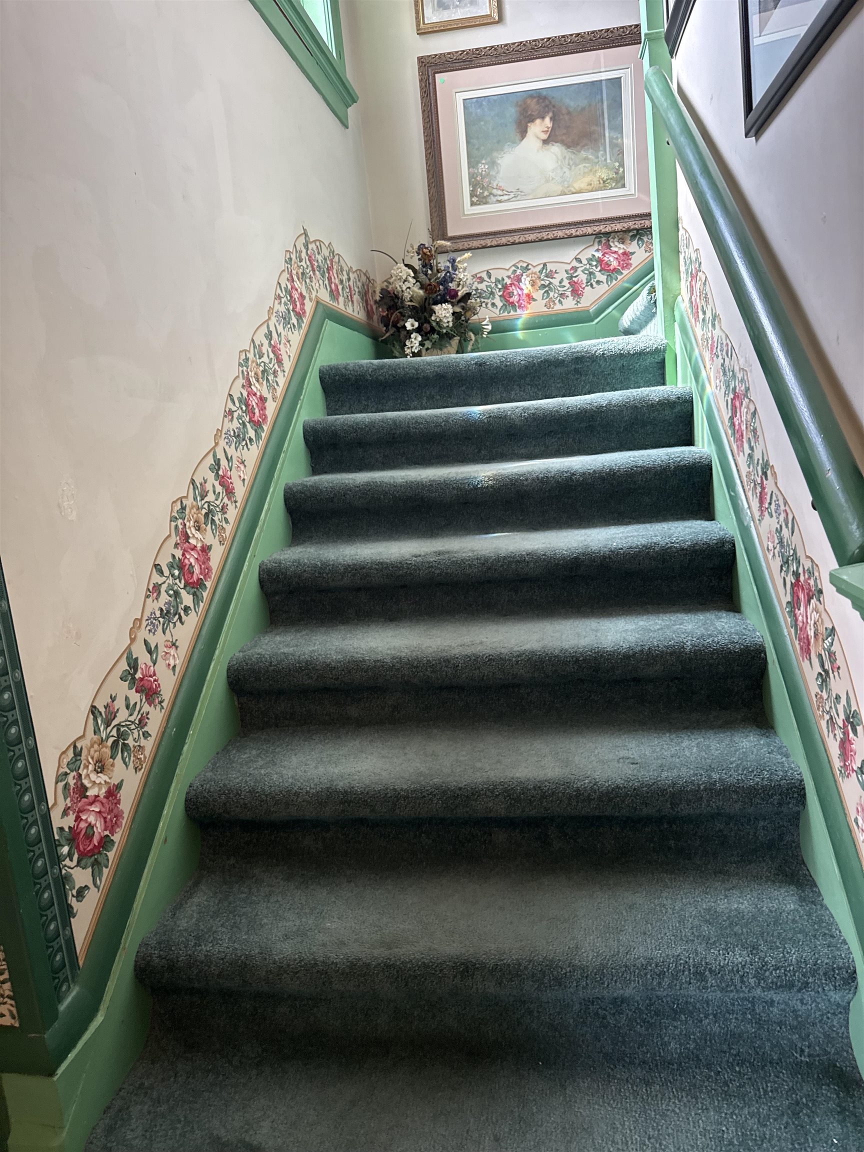300 W PROSPECT Avenue