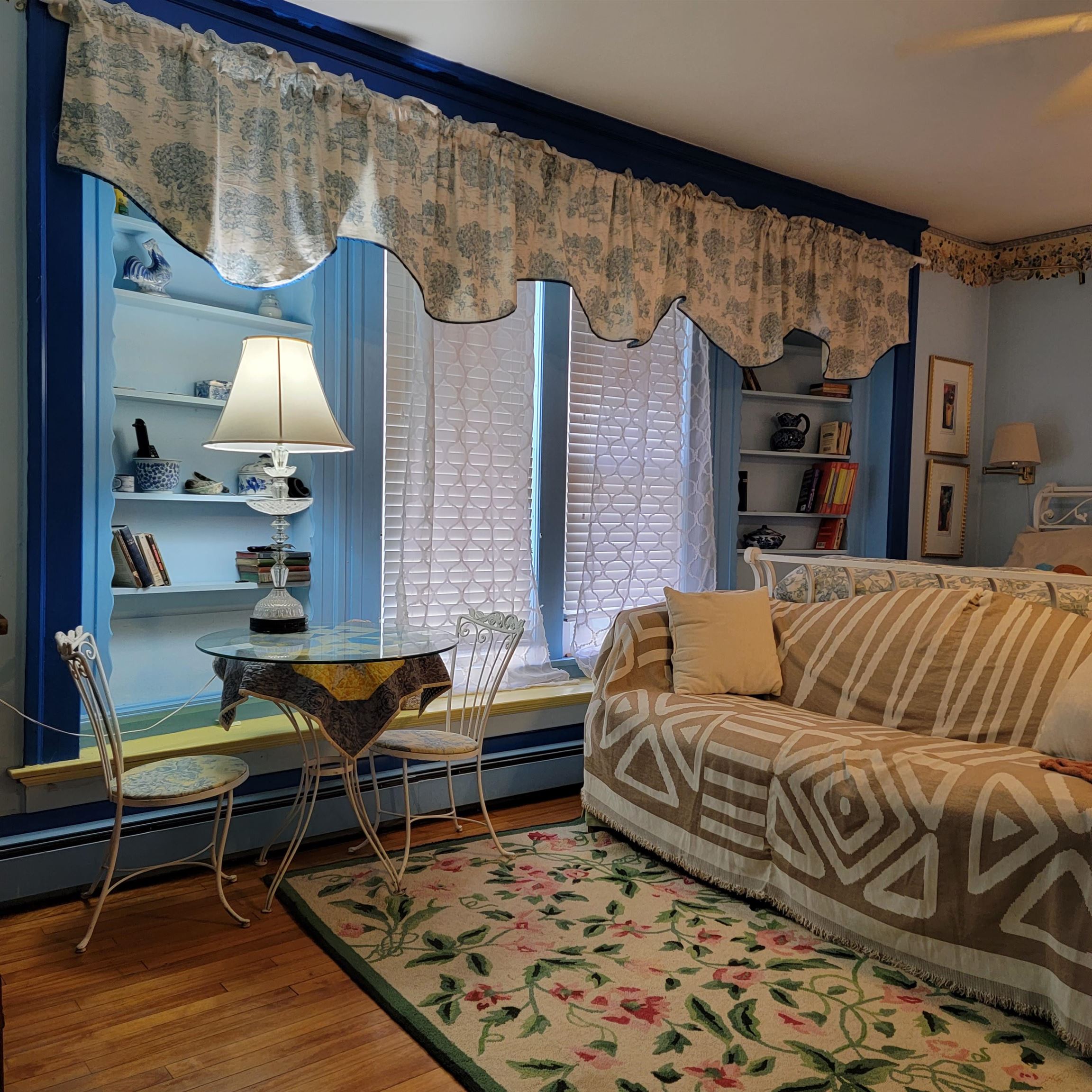 300 W PROSPECT Avenue