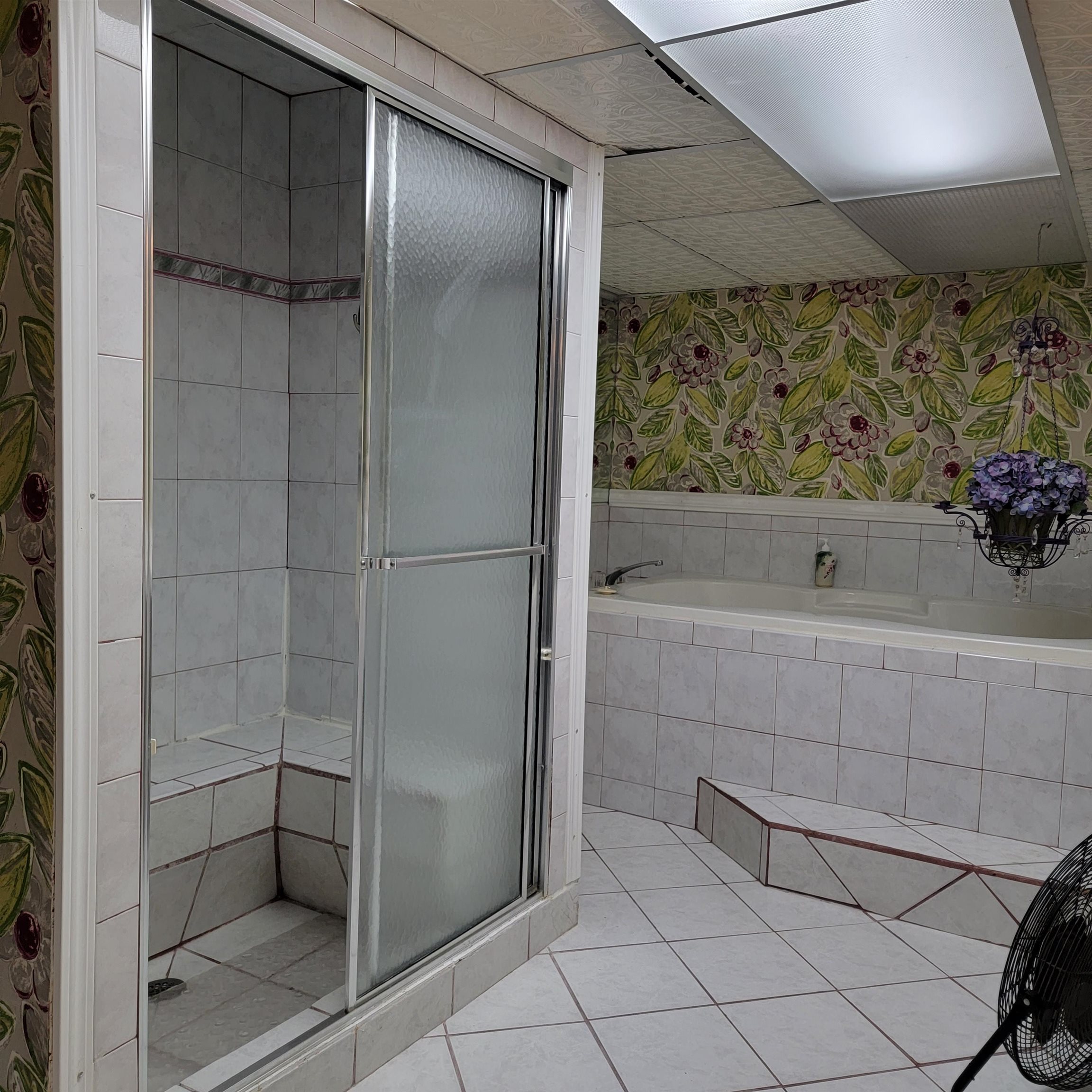 300 W PROSPECT Avenue