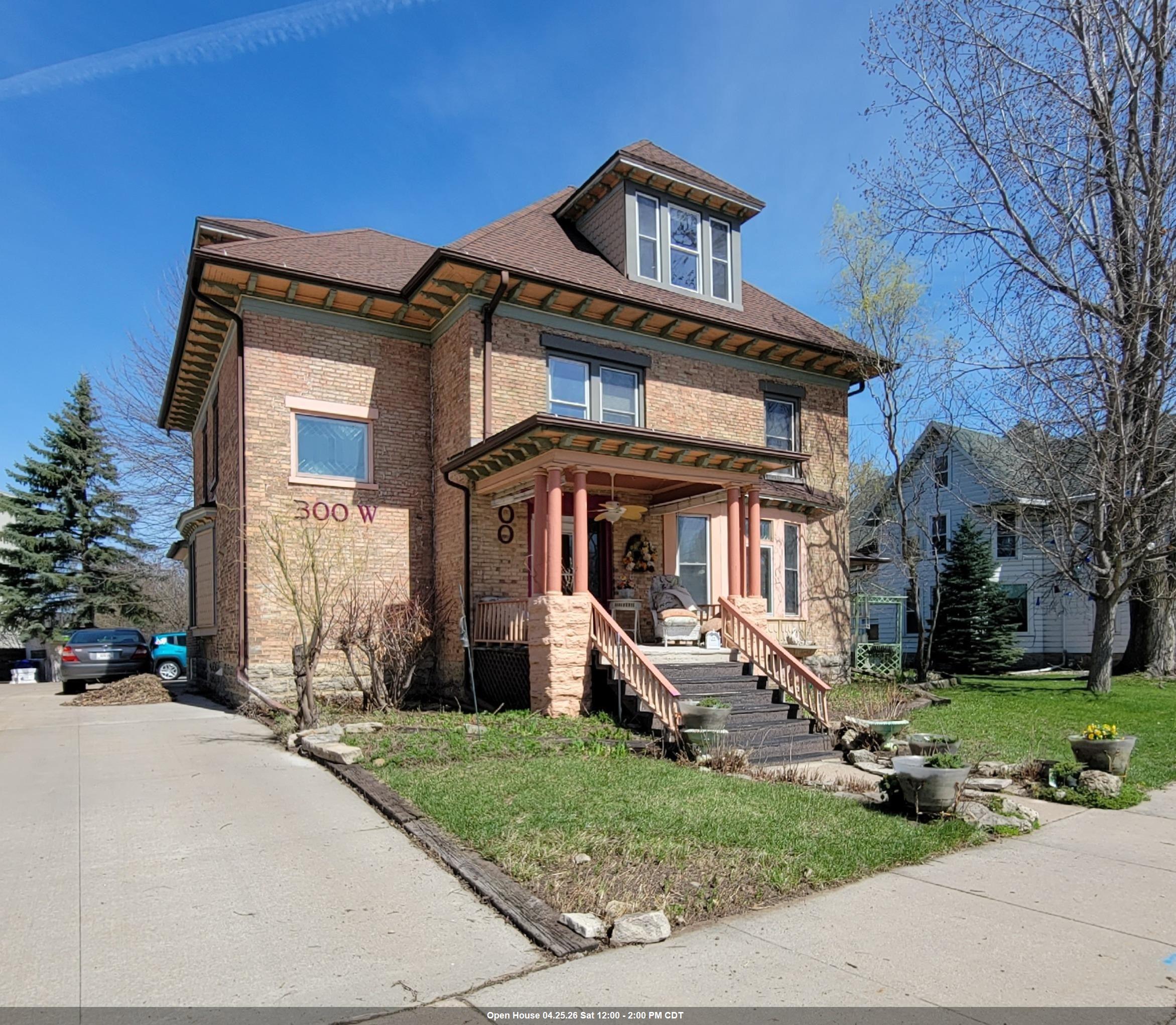 300 W PROSPECT Avenue