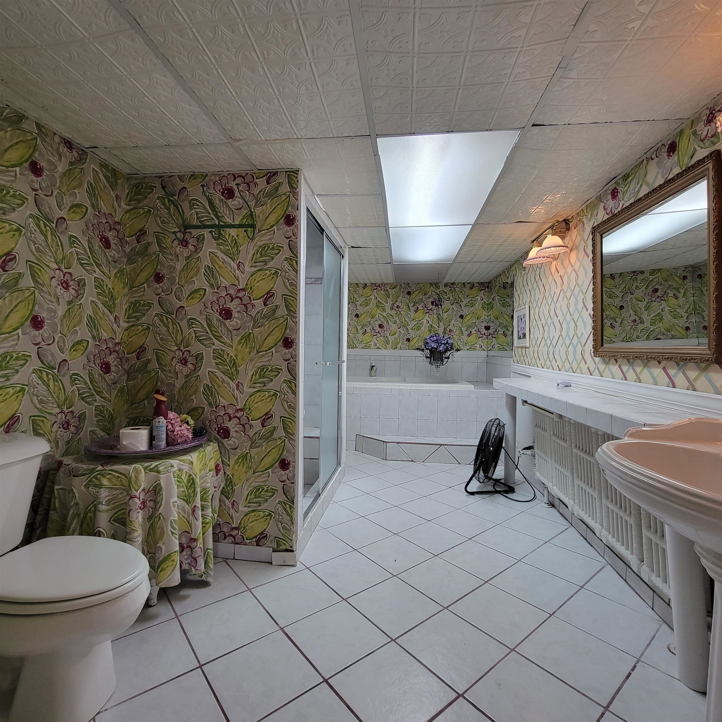 300 W PROSPECT Avenue