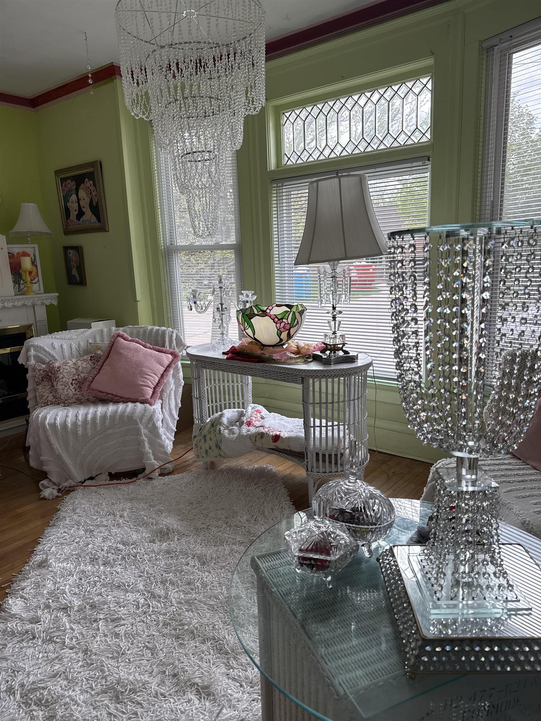 300 W PROSPECT Avenue