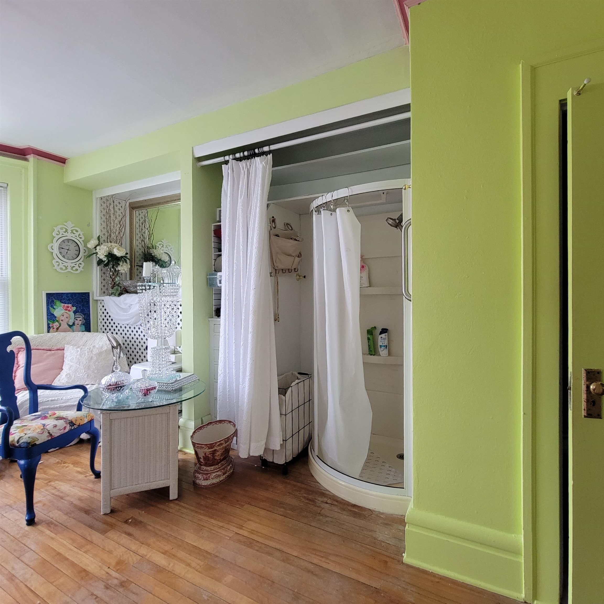 300 W PROSPECT Avenue