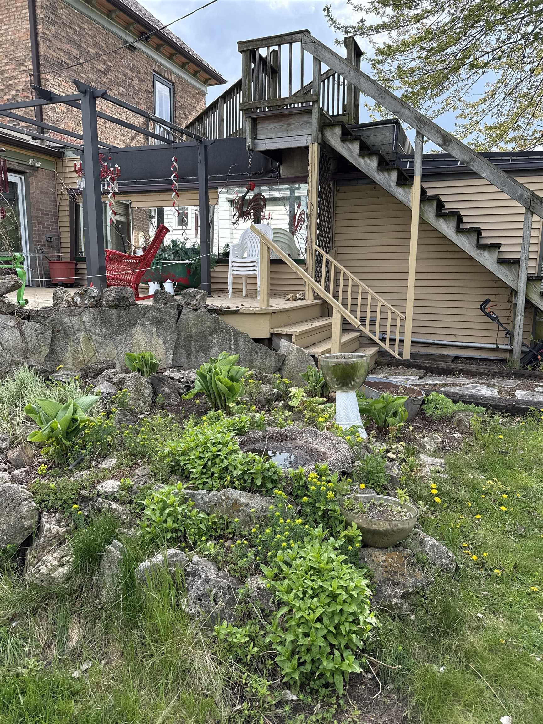 300 W PROSPECT Avenue