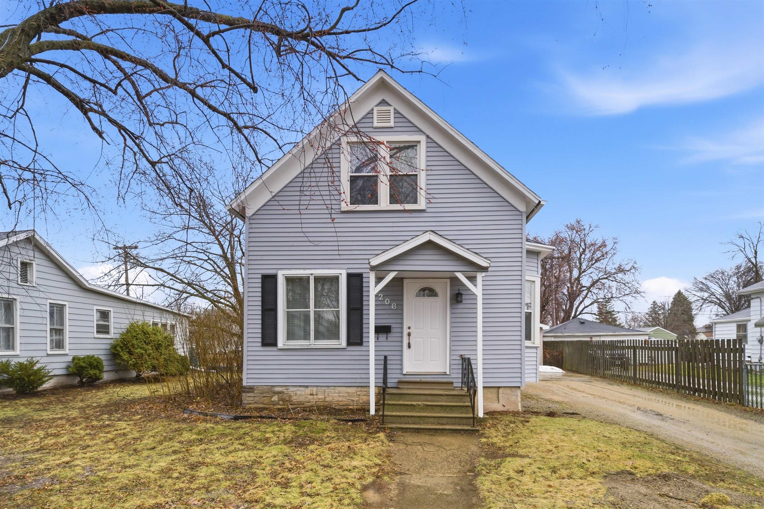 206 WRIGHT Avenue