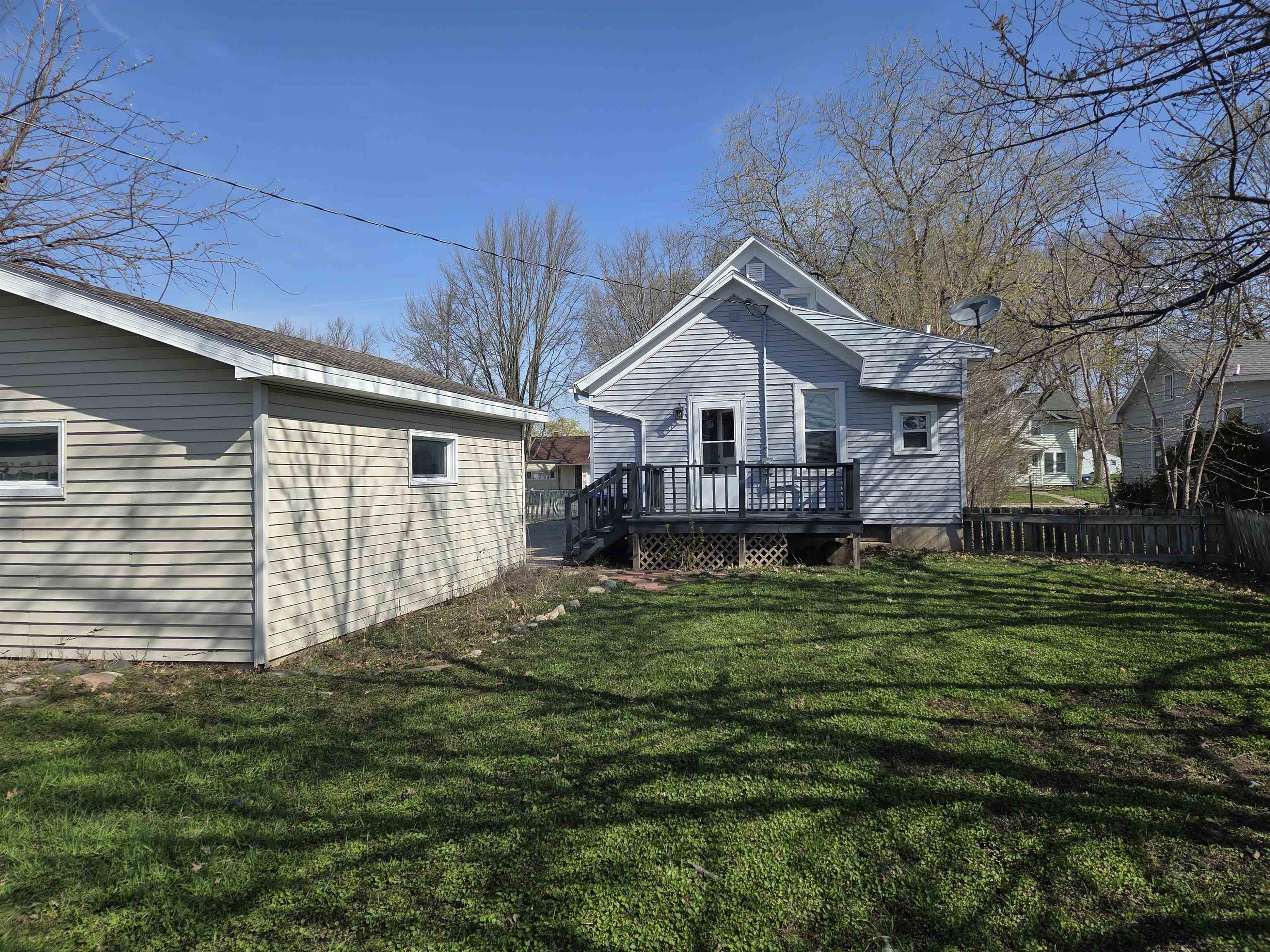 206 WRIGHT Avenue