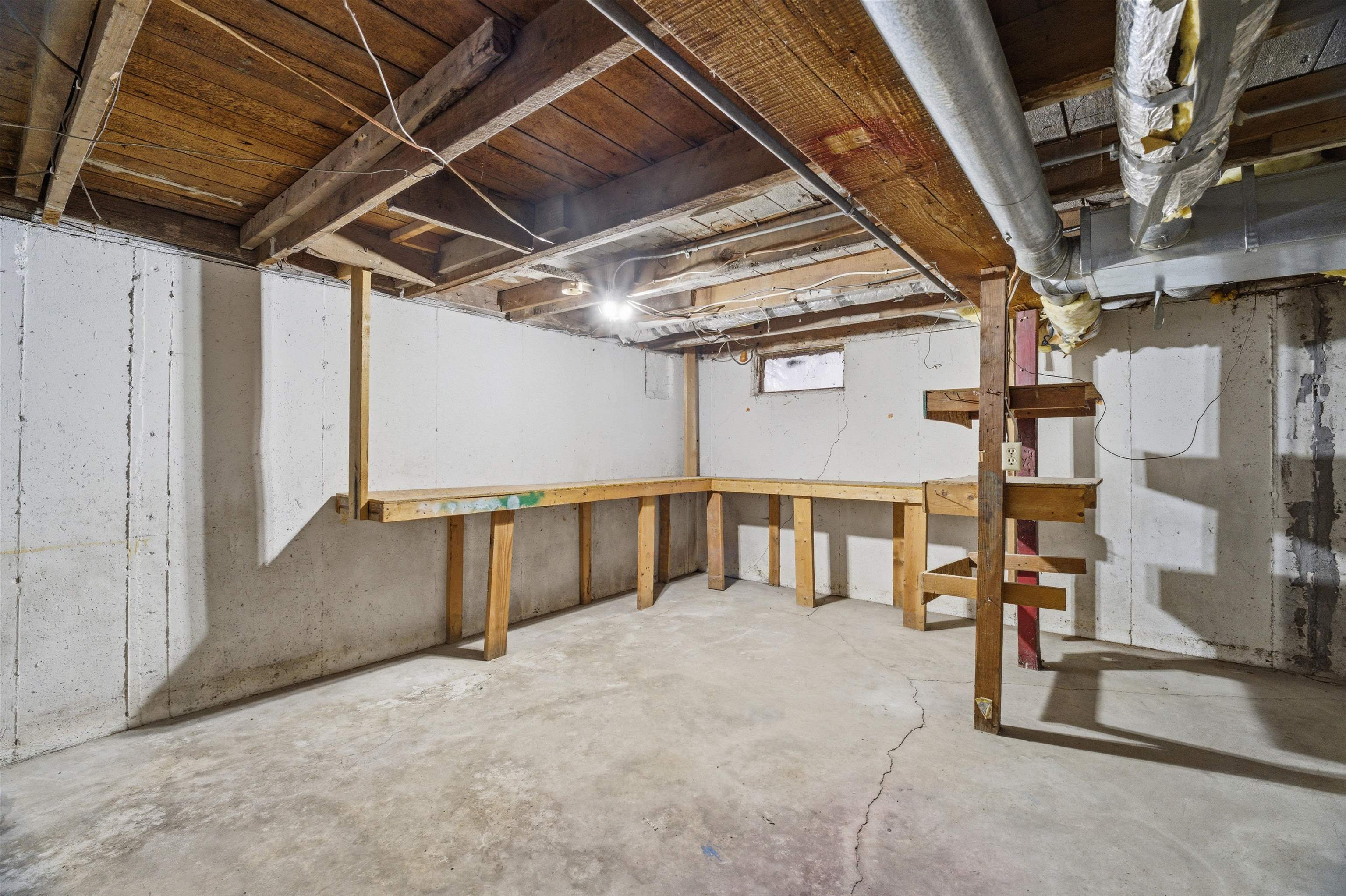 206 WRIGHT Avenue