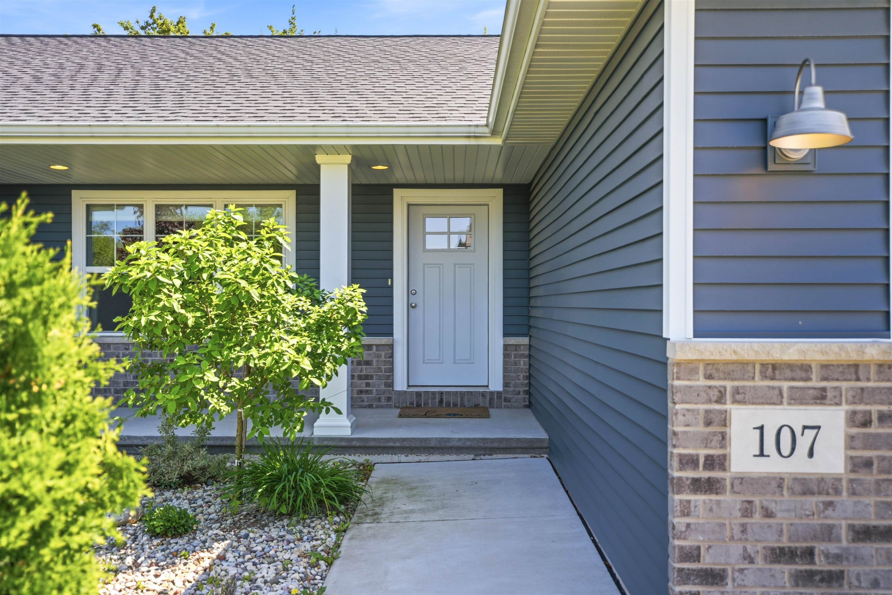 107 BROOKWOOD Drive