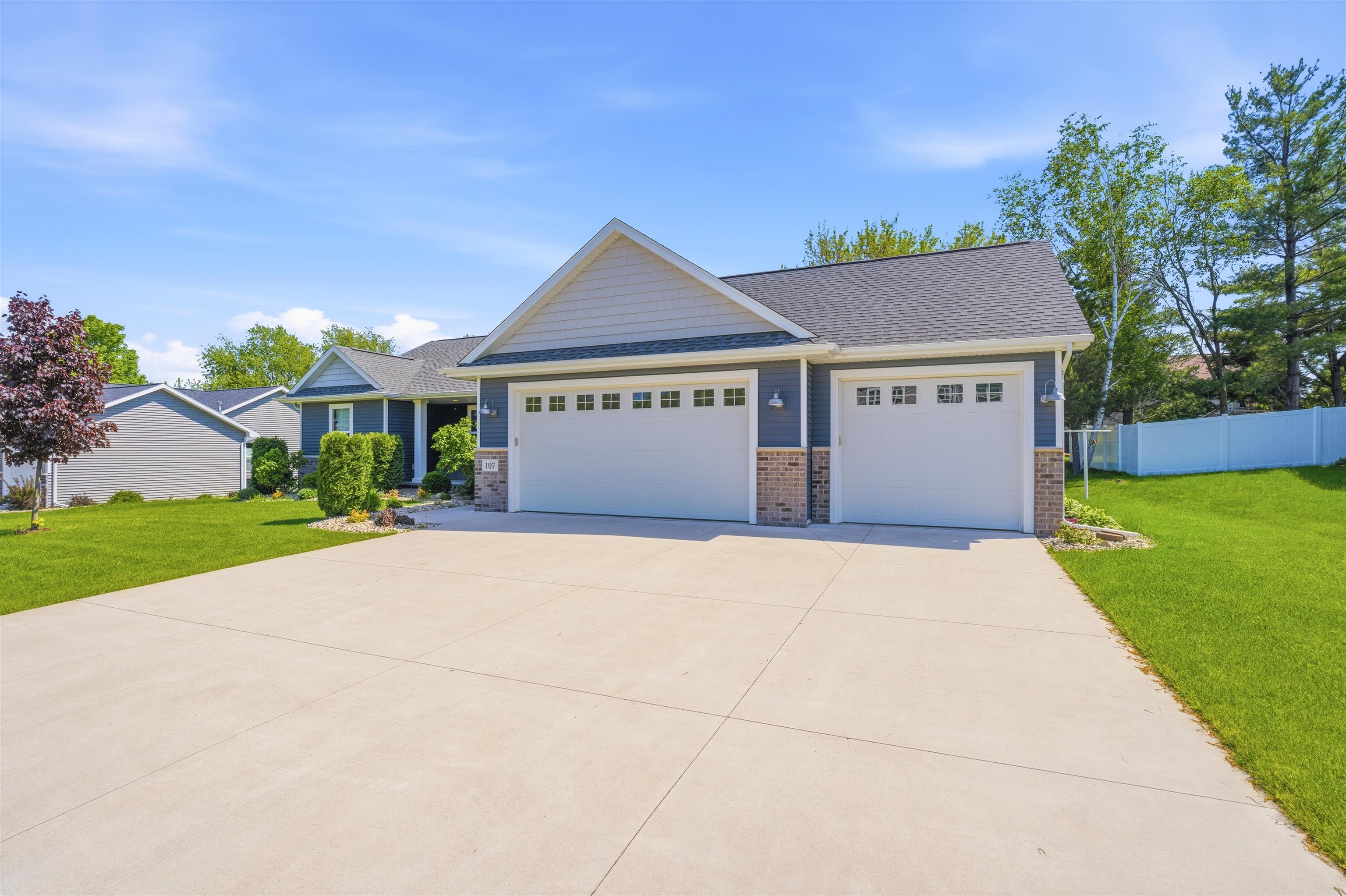 107 BROOKWOOD Drive