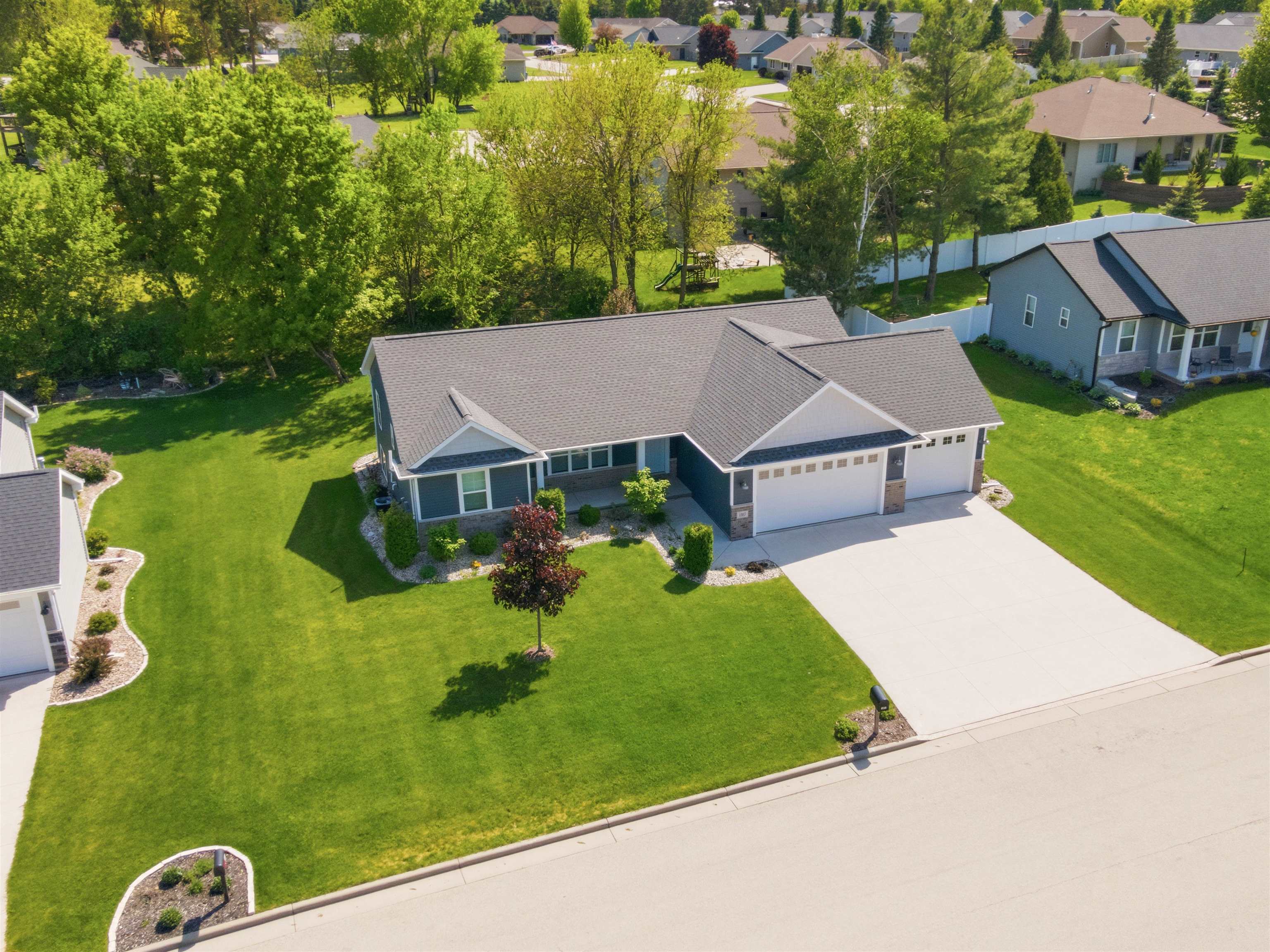 107 BROOKWOOD Drive