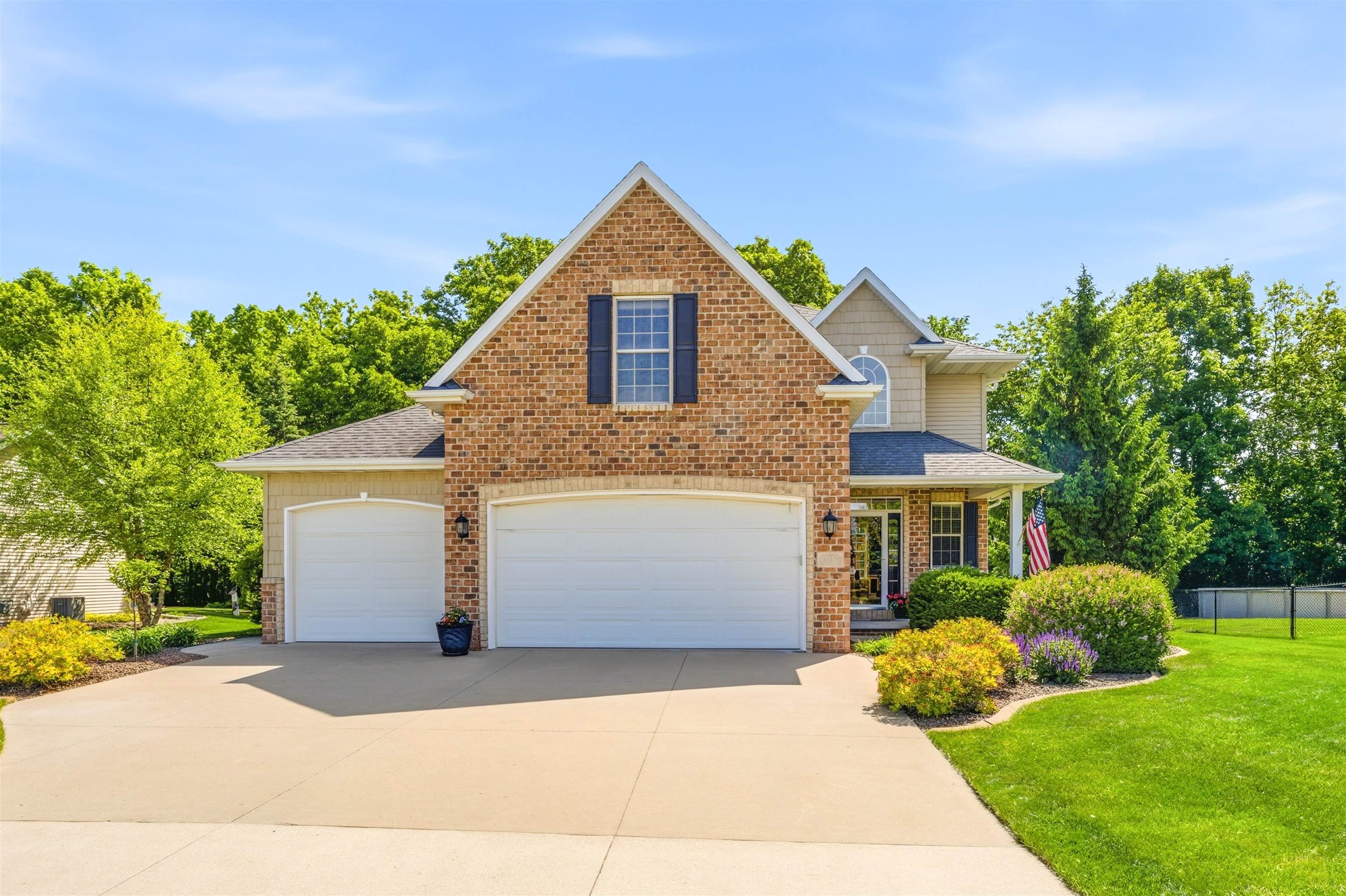 1594 KINGSWOOD Drive