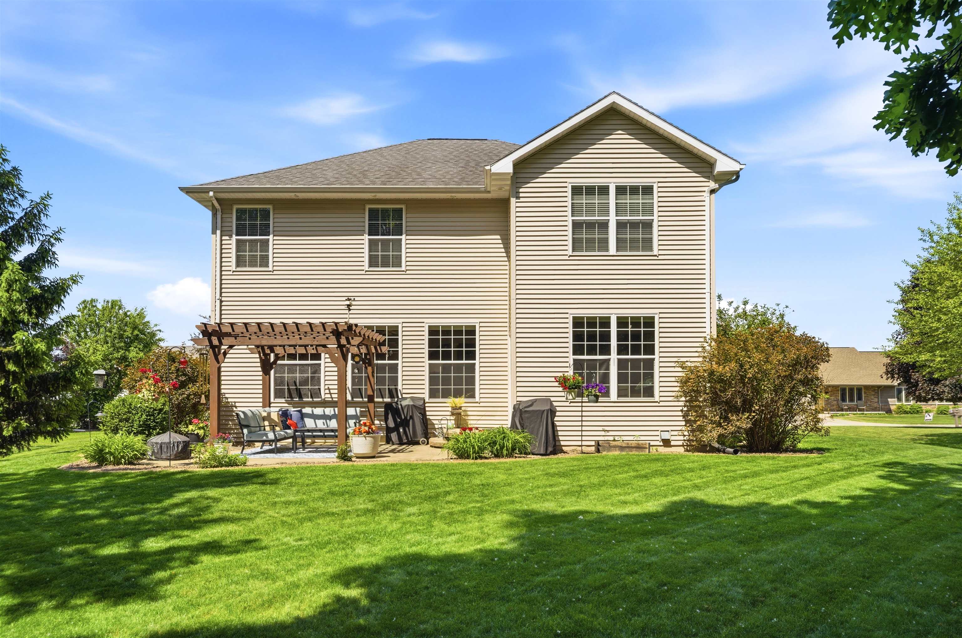1594 KINGSWOOD Drive