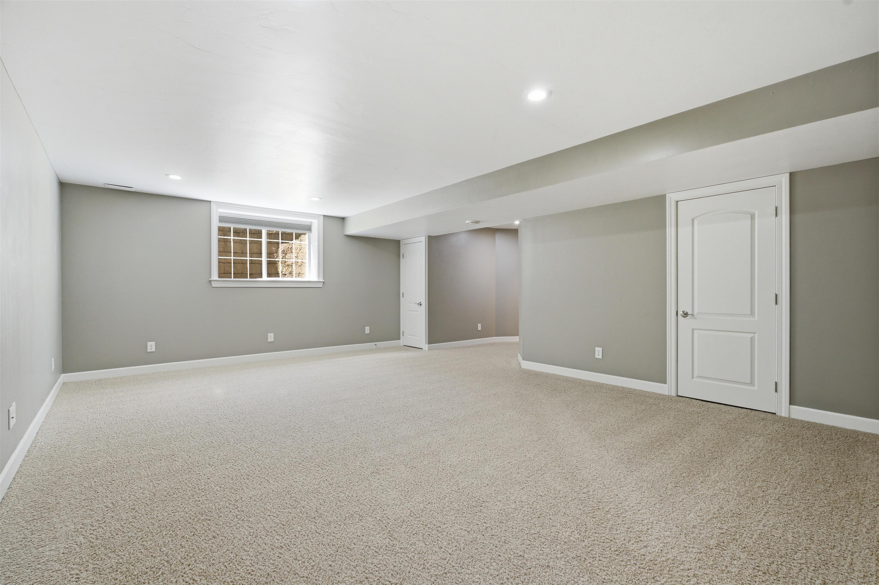 1594 KINGSWOOD Drive