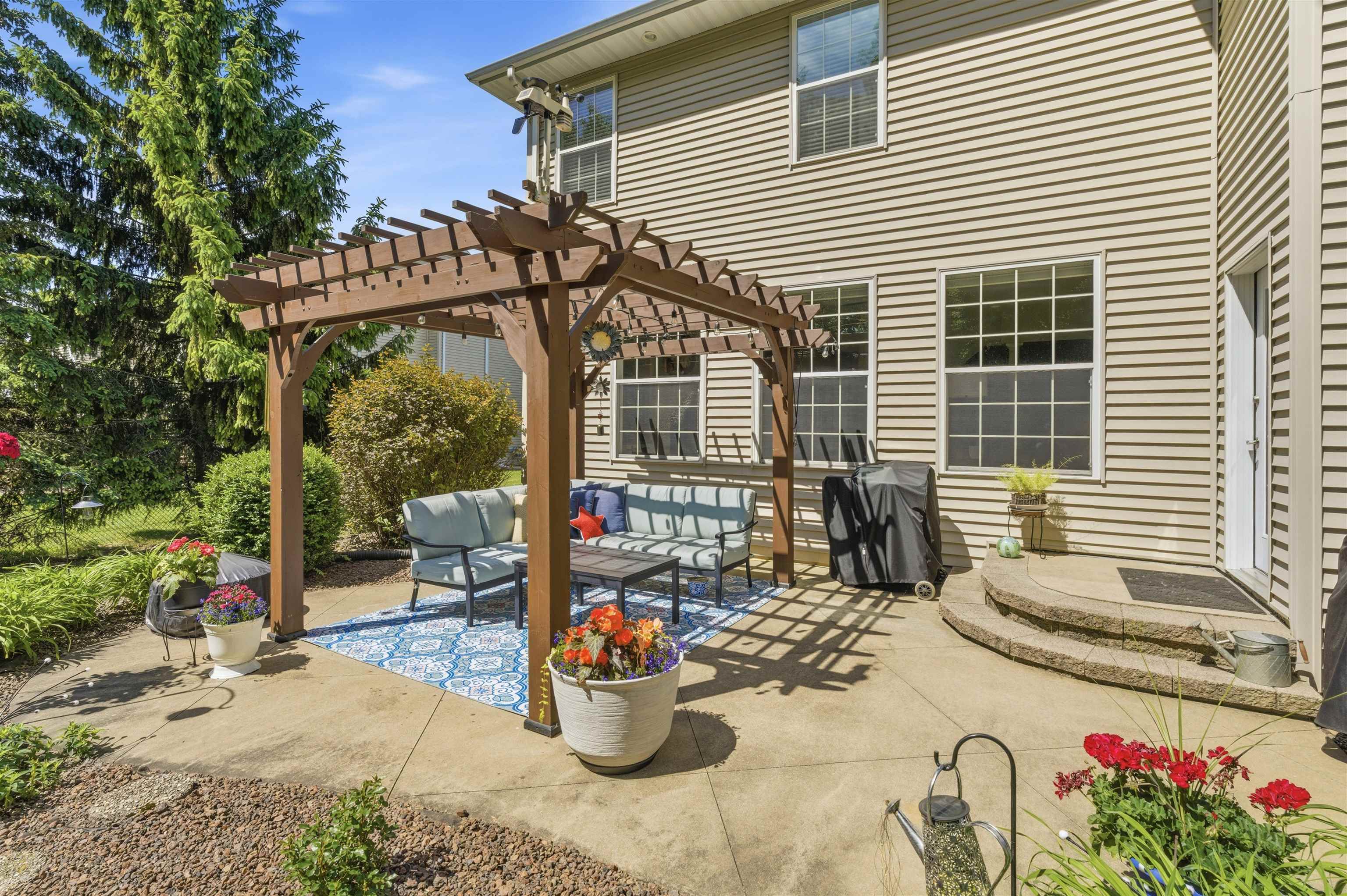 1594 KINGSWOOD Drive