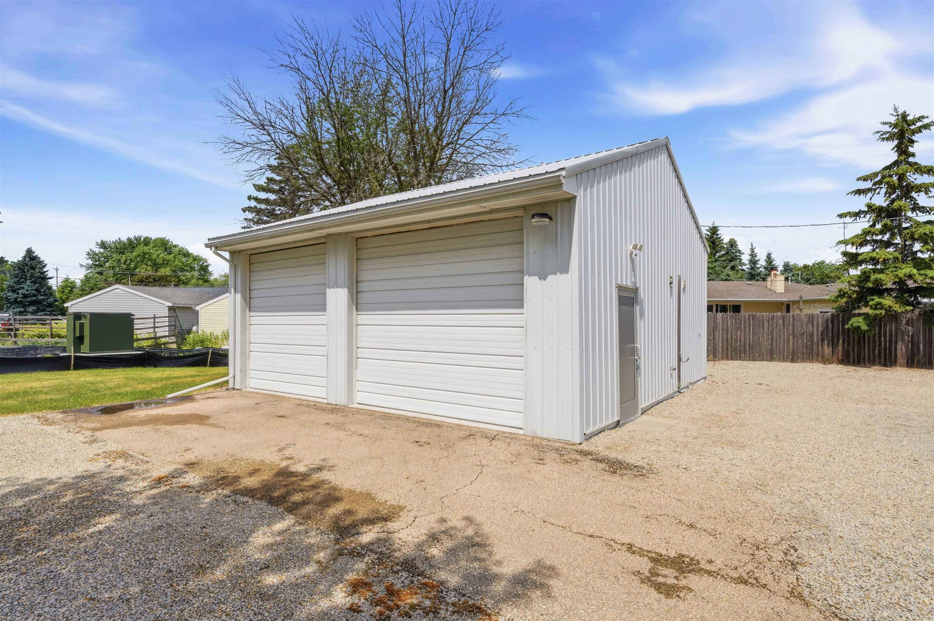 1250 PLANK Road