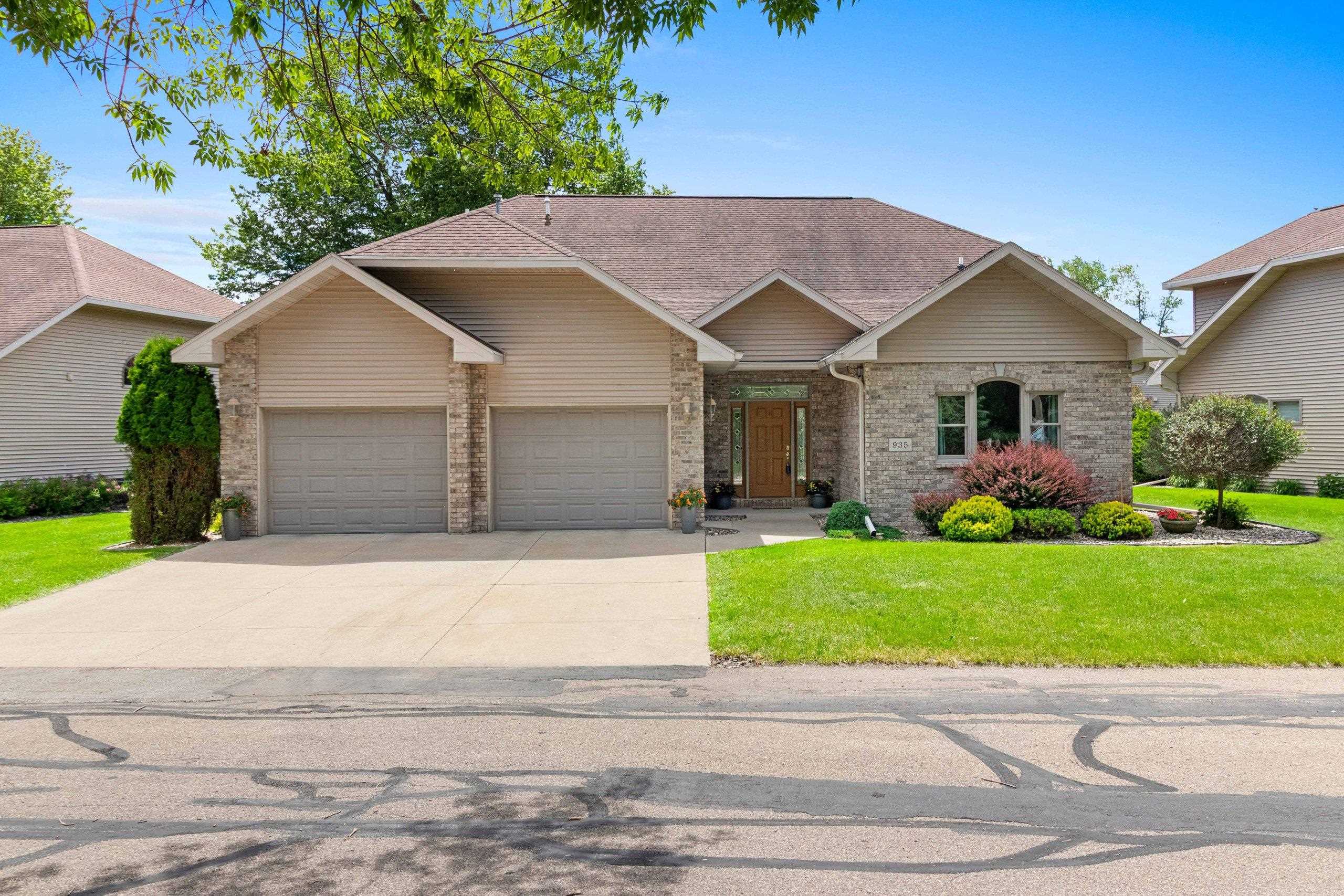 935 BRIGHTON Drive