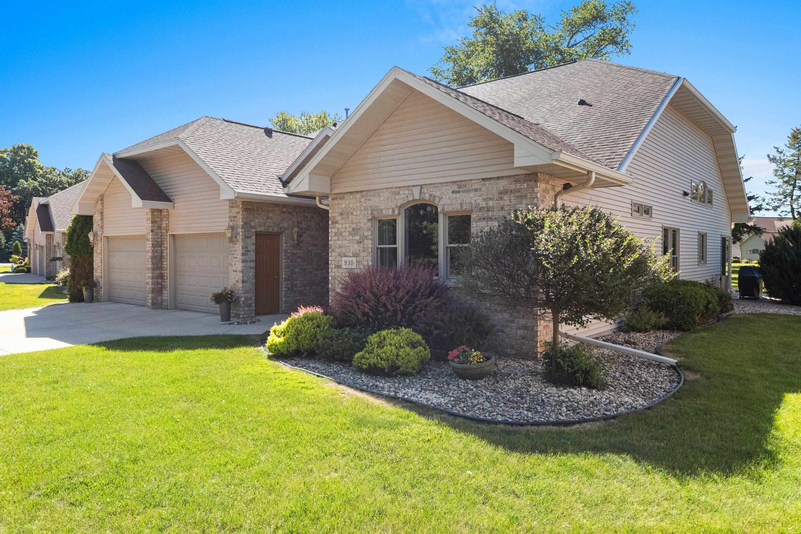 935 BRIGHTON Drive