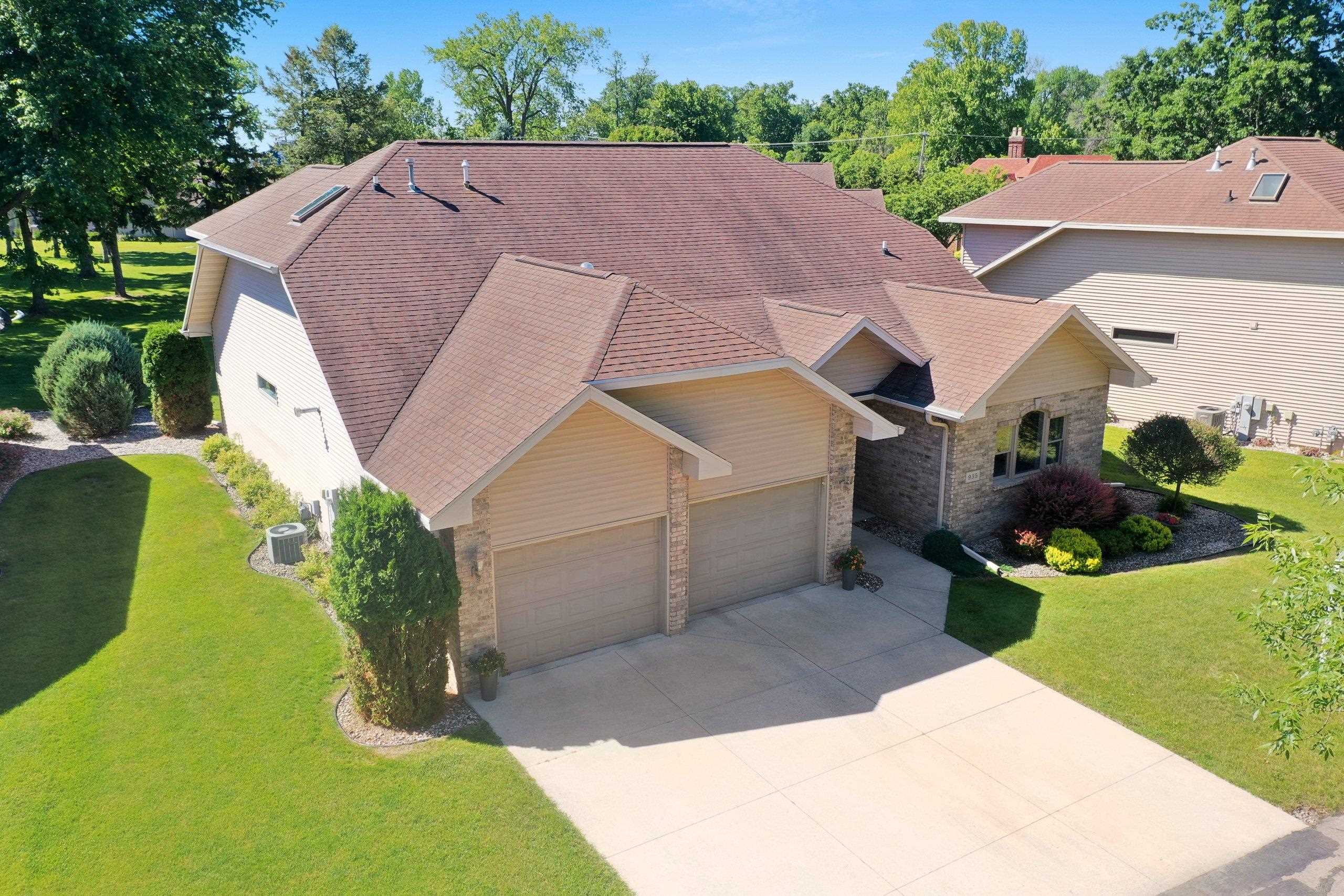 935 BRIGHTON Drive