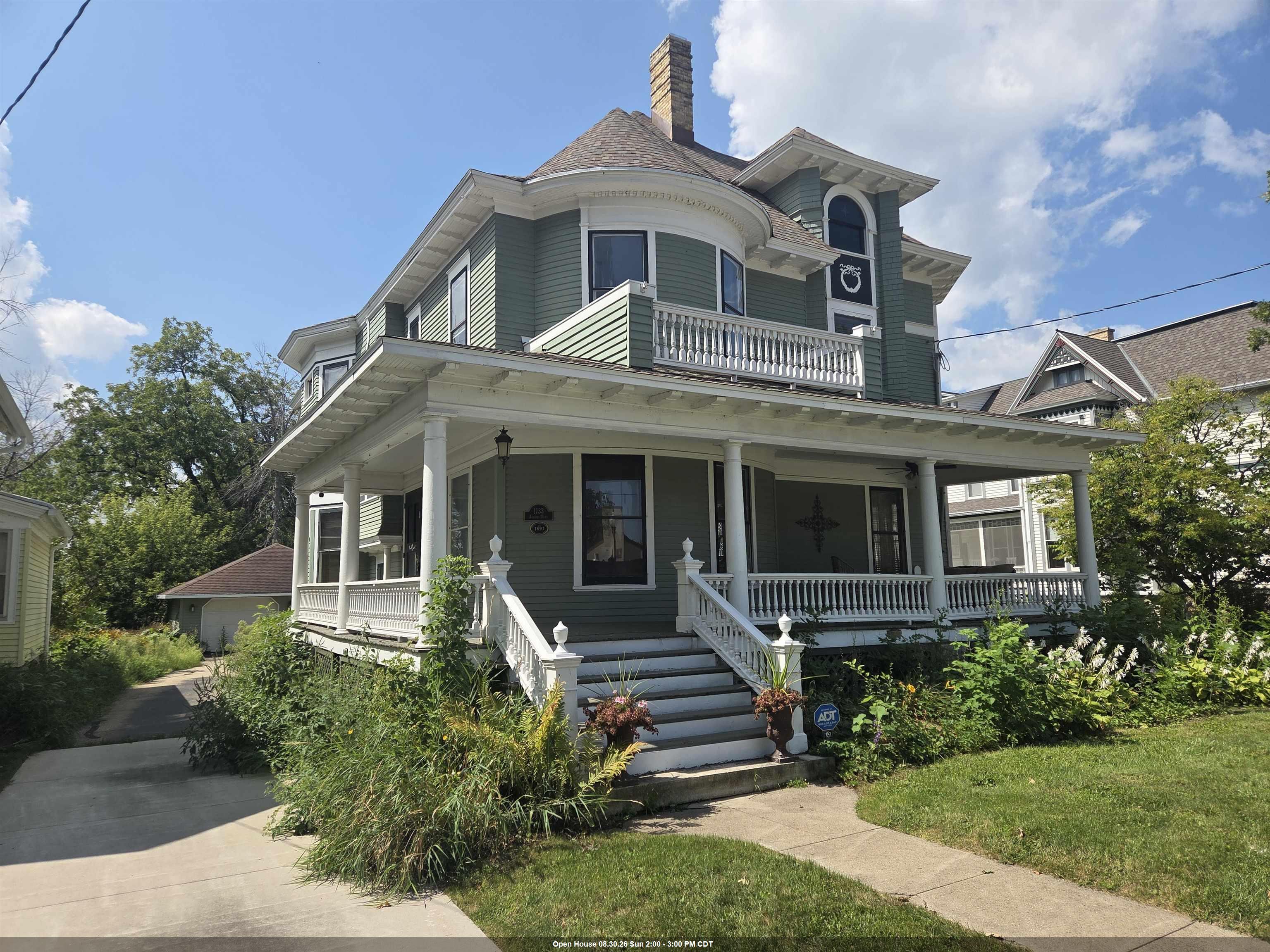 1133 ALGOMA Boulevard