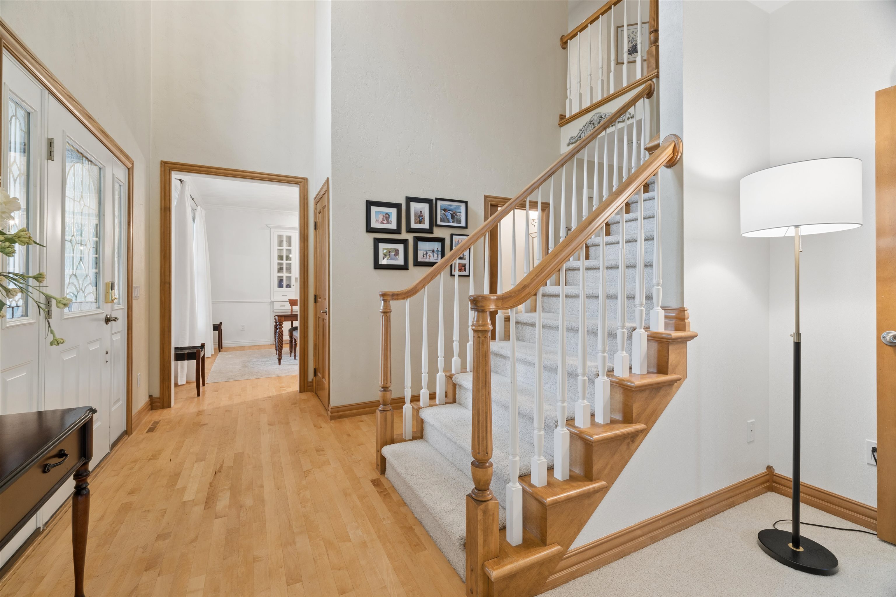 208 E APPLE CREEK Road