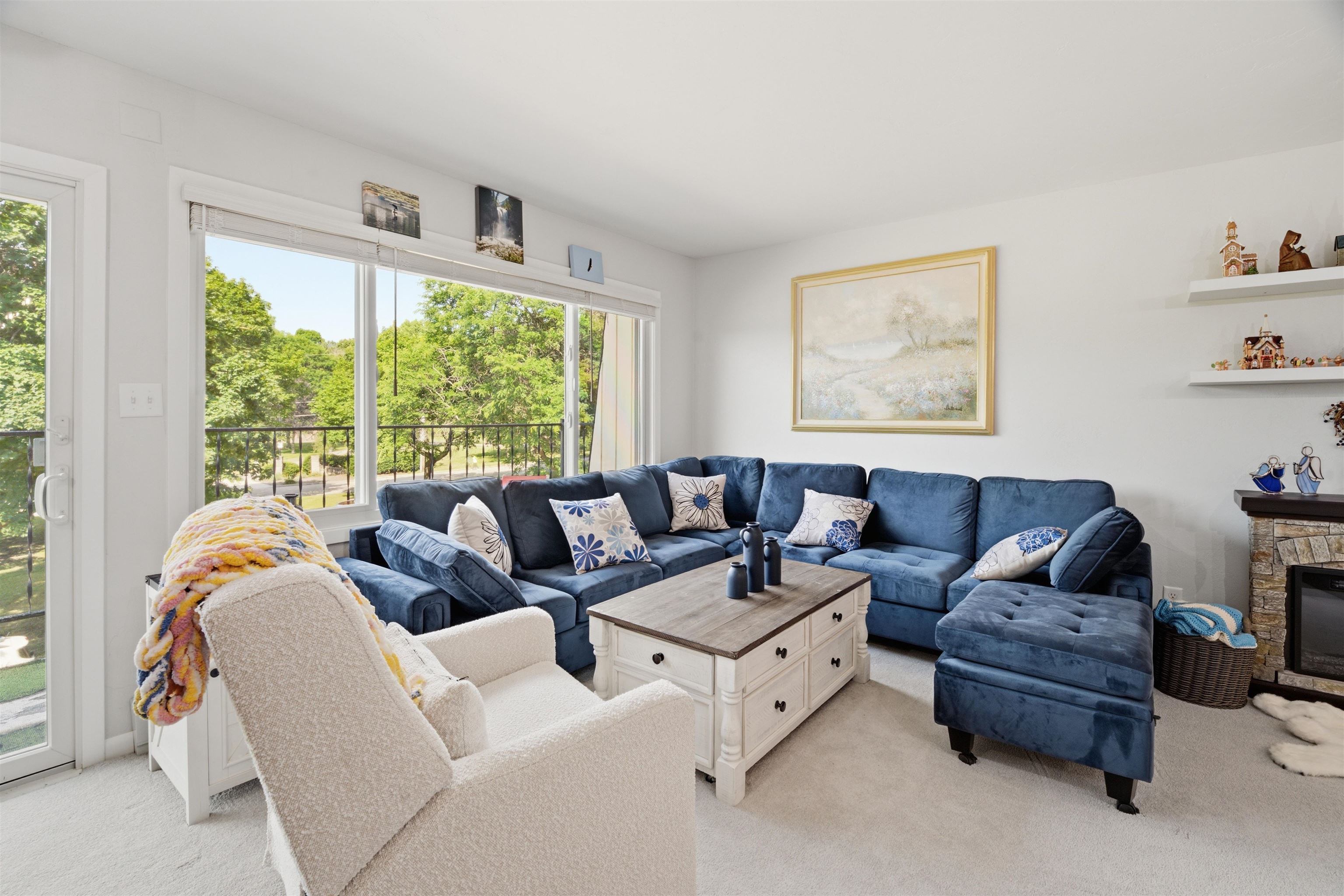 10 GREEN BAY Court Unit: 205