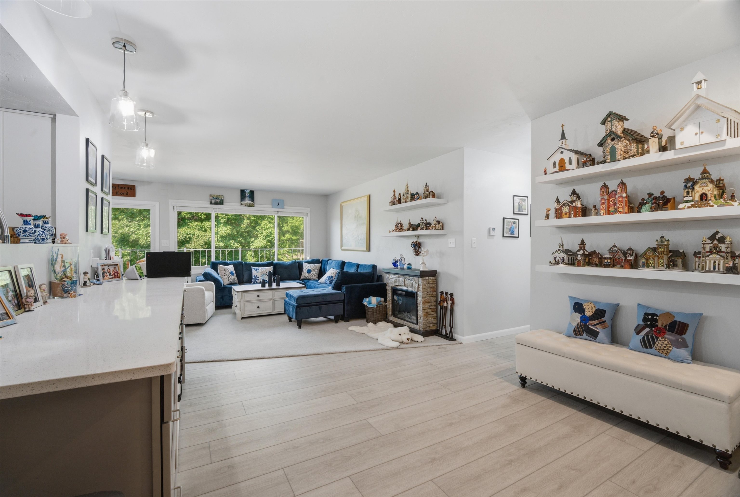 10 GREEN BAY Court Unit: 205