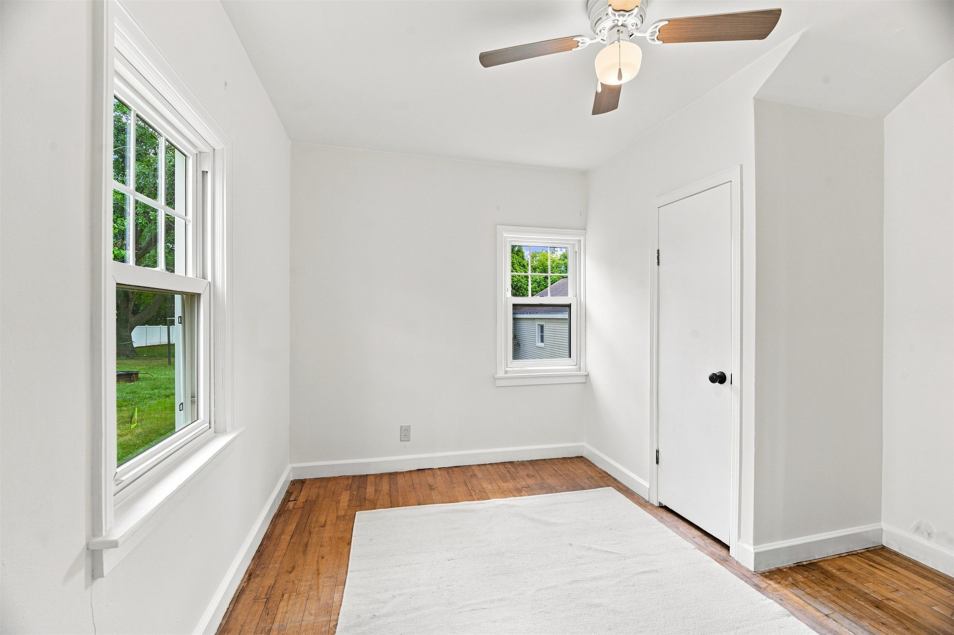 1343 W PROSPECT Avenue