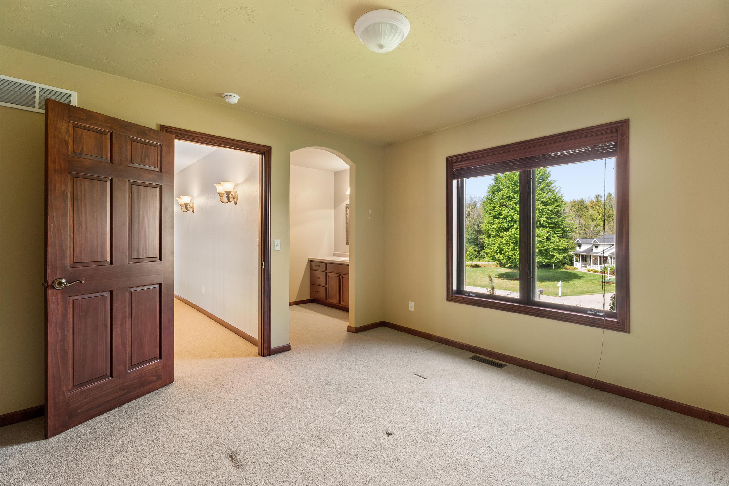 N1030 SPRING VALLEY Drive