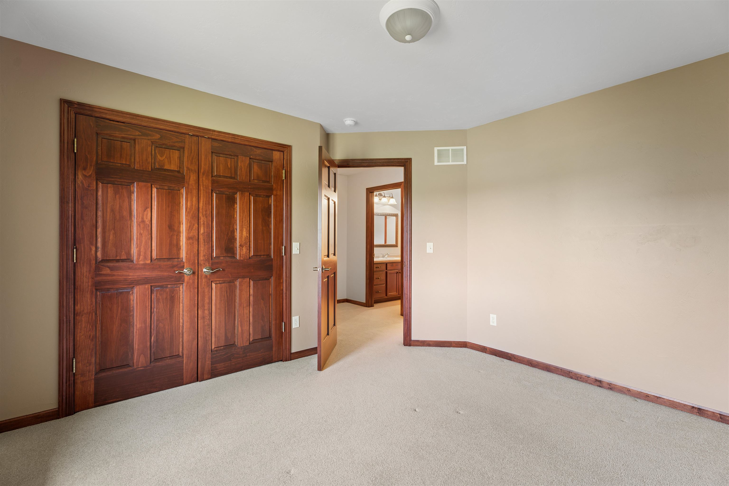 N1030 SPRING VALLEY Drive