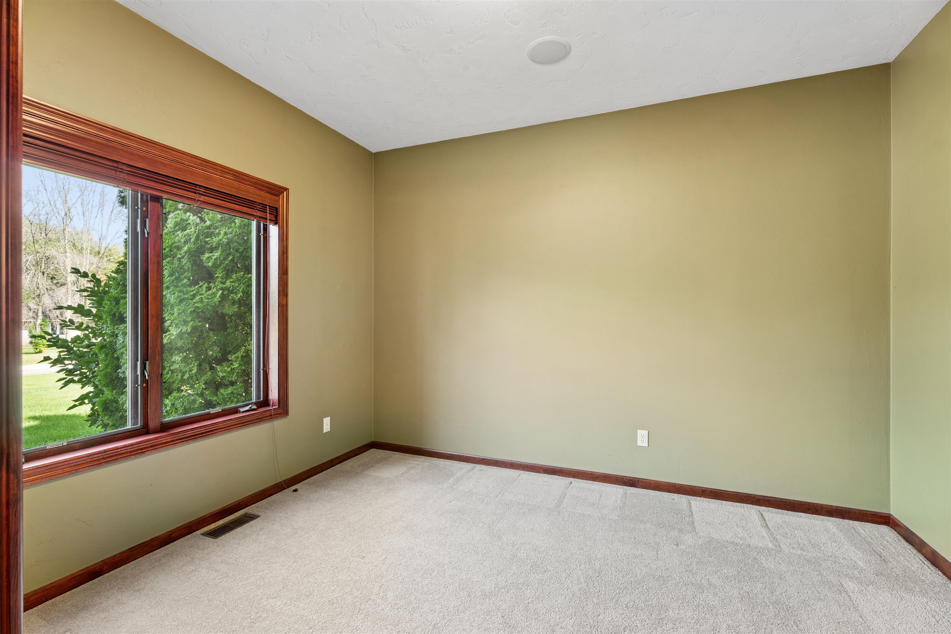 N1030 SPRING VALLEY Drive