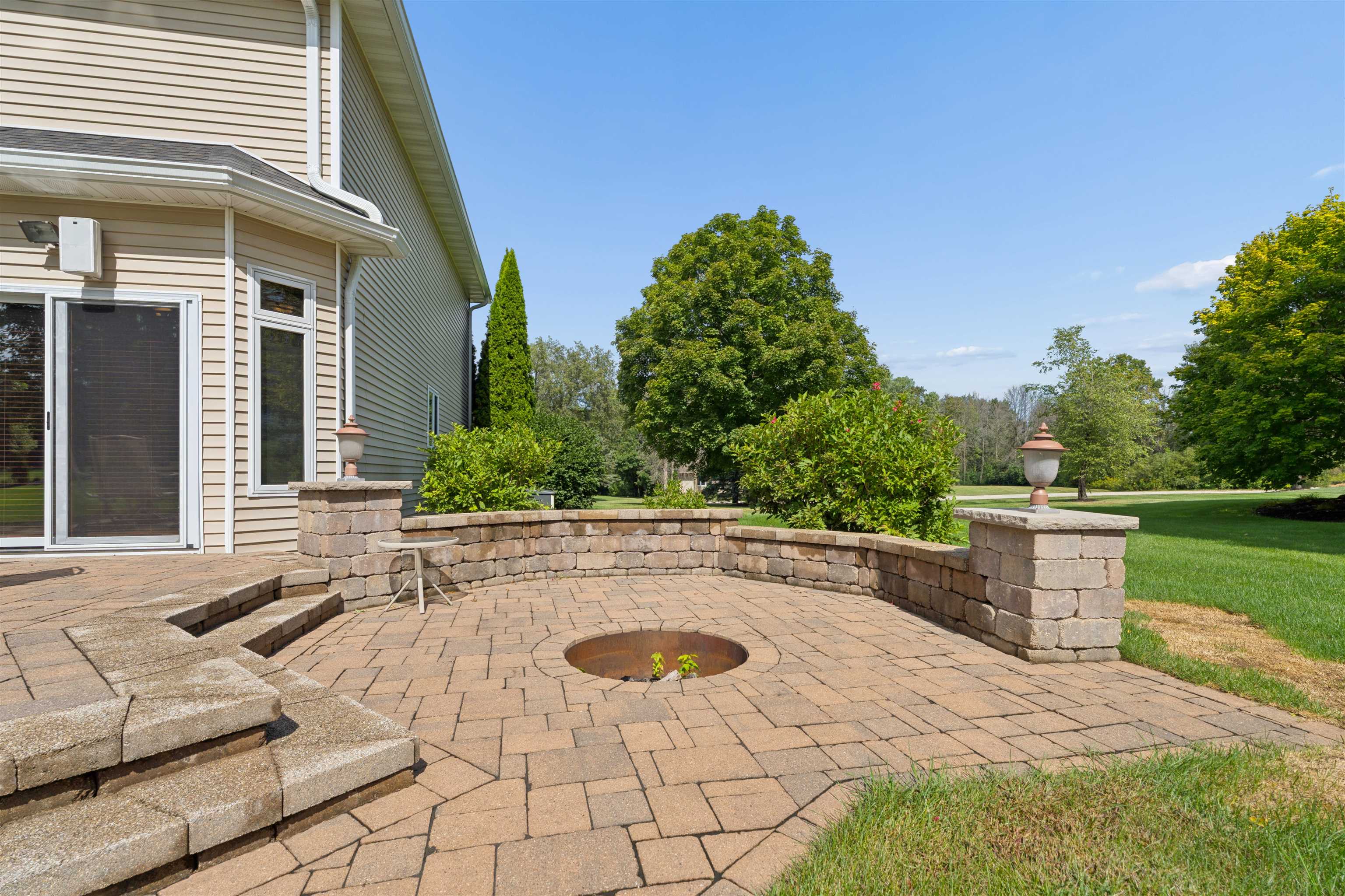 N1030 SPRING VALLEY Drive