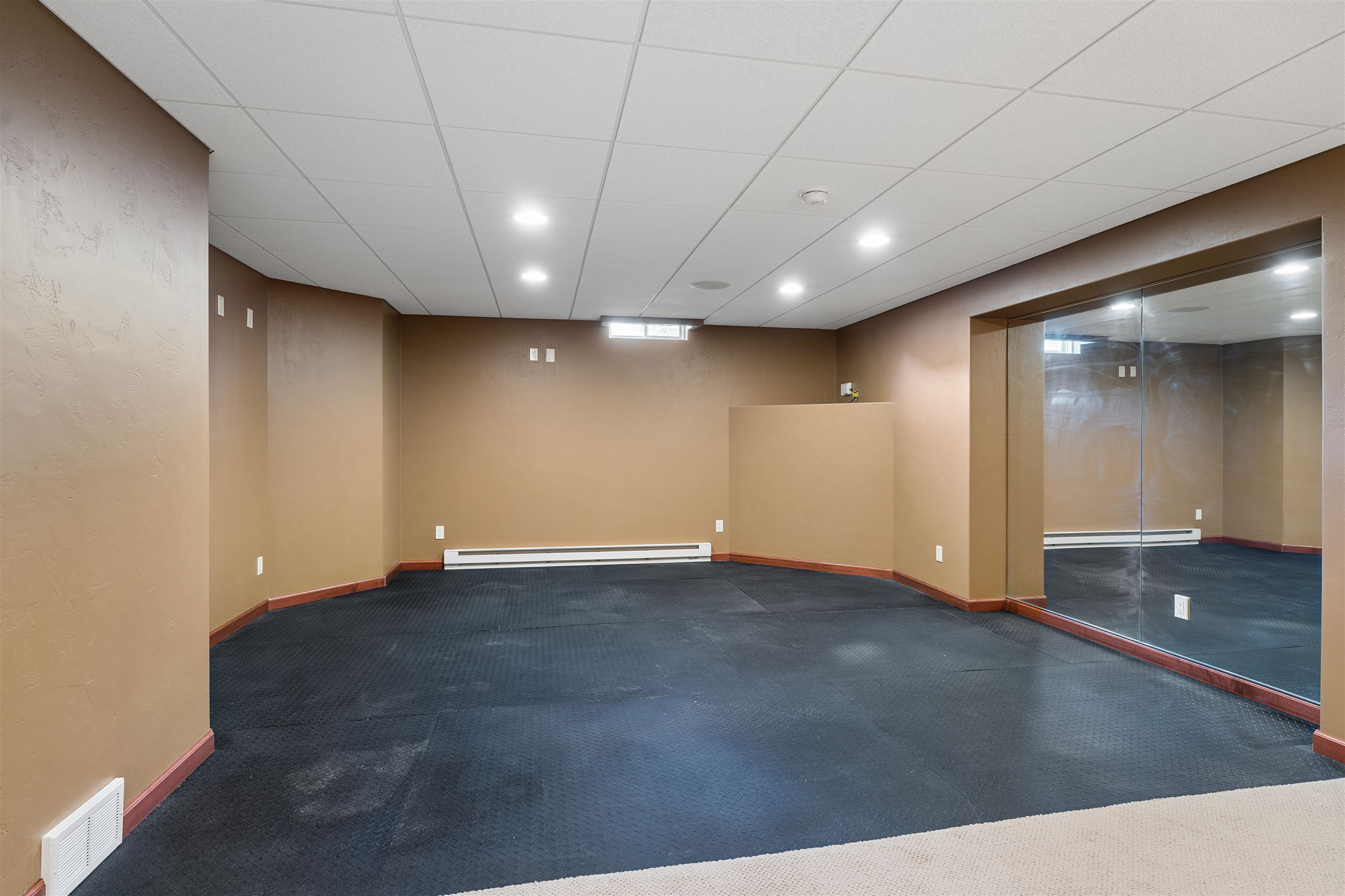N1030 SPRING VALLEY Drive