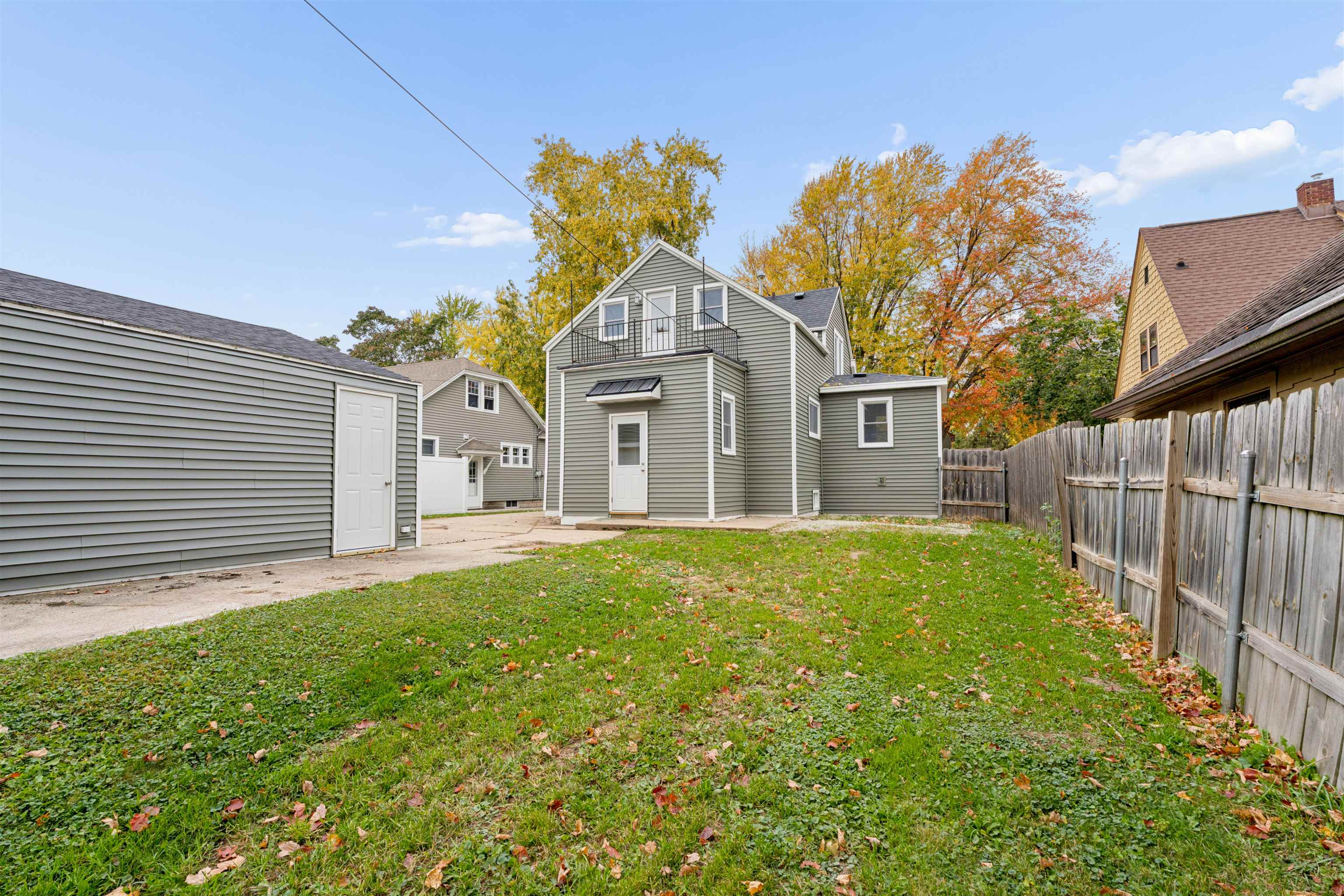 1131 W WINNEBAGO Street