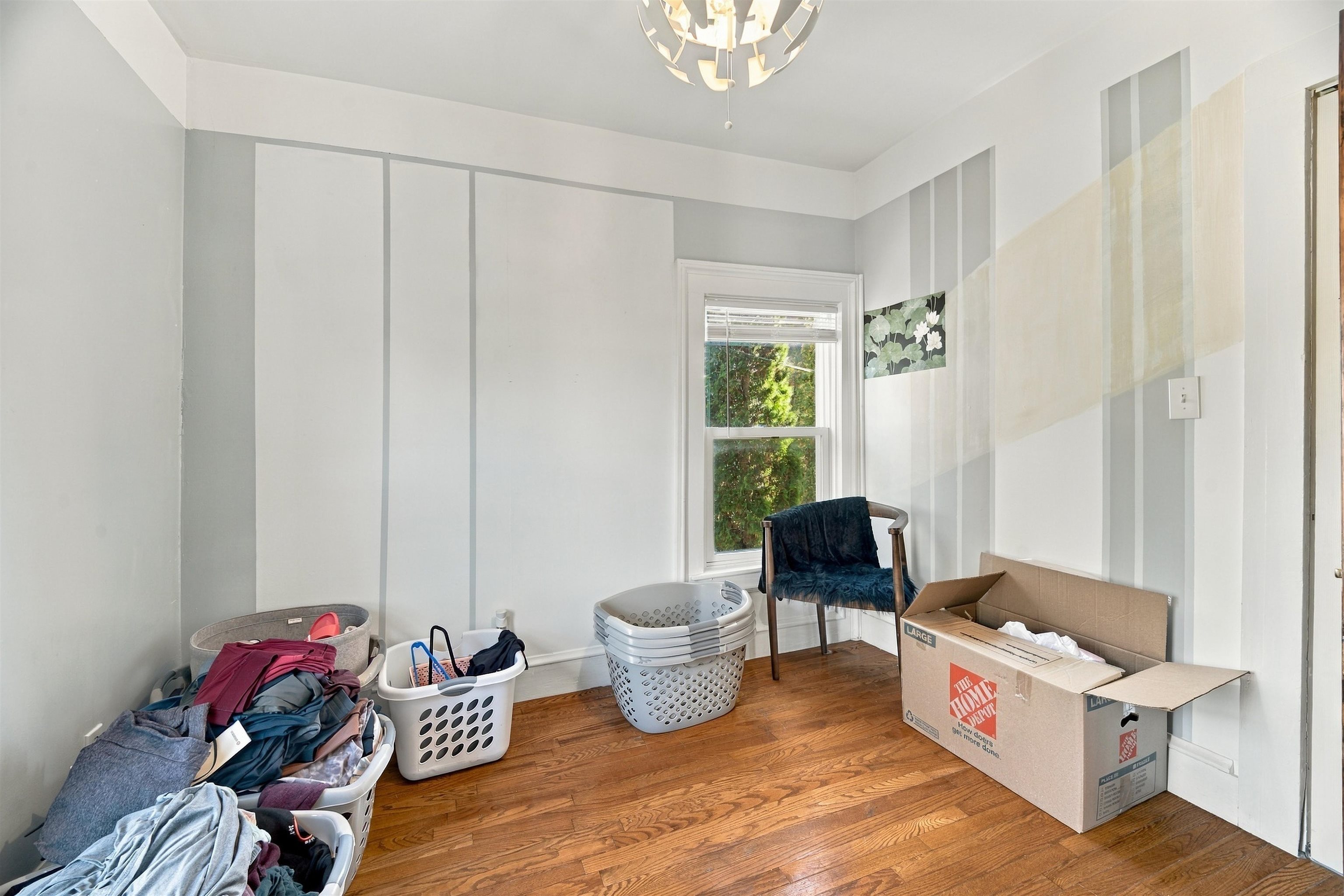 422 W 11TH Avenue