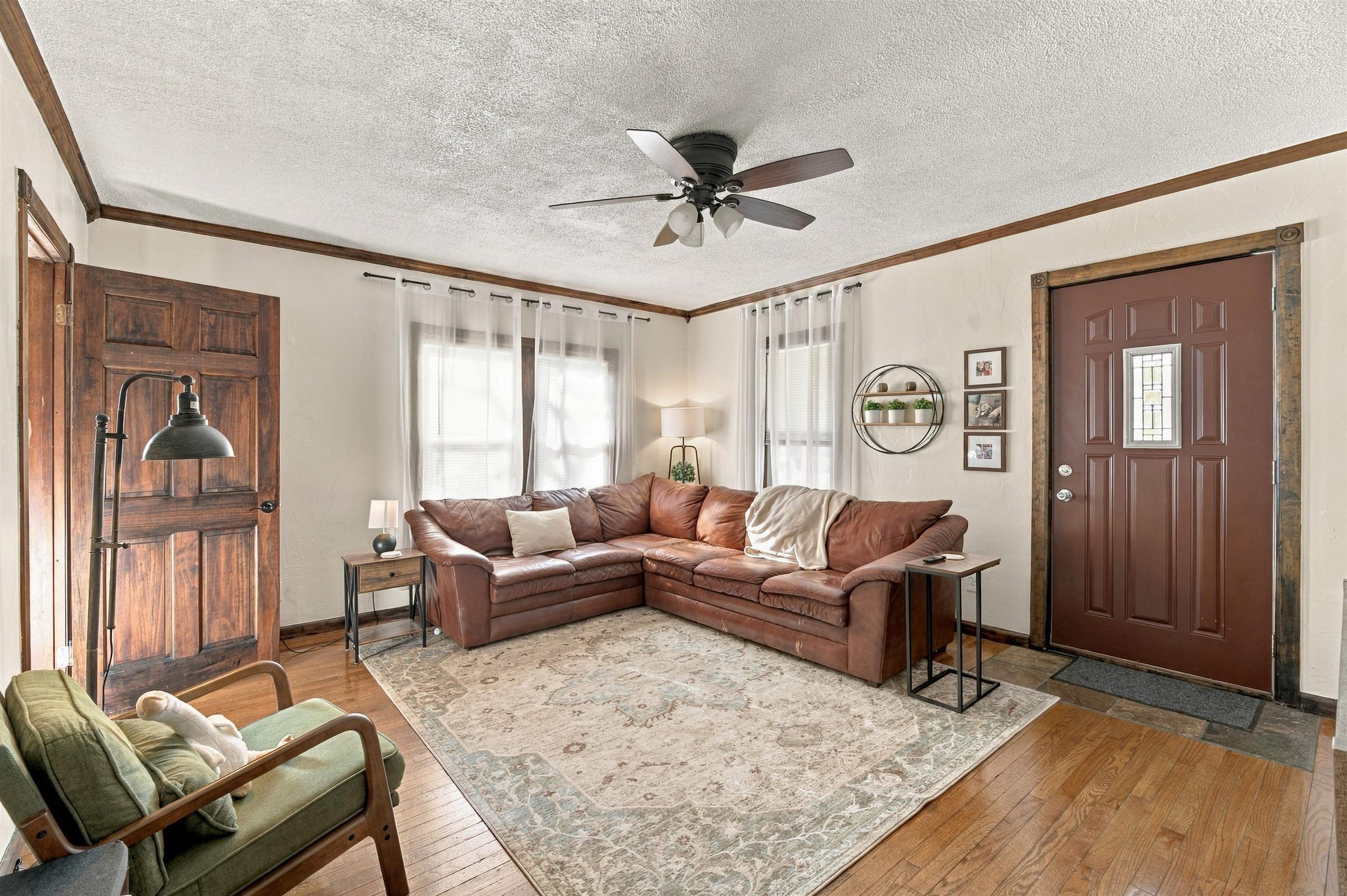 422 W 11TH Avenue