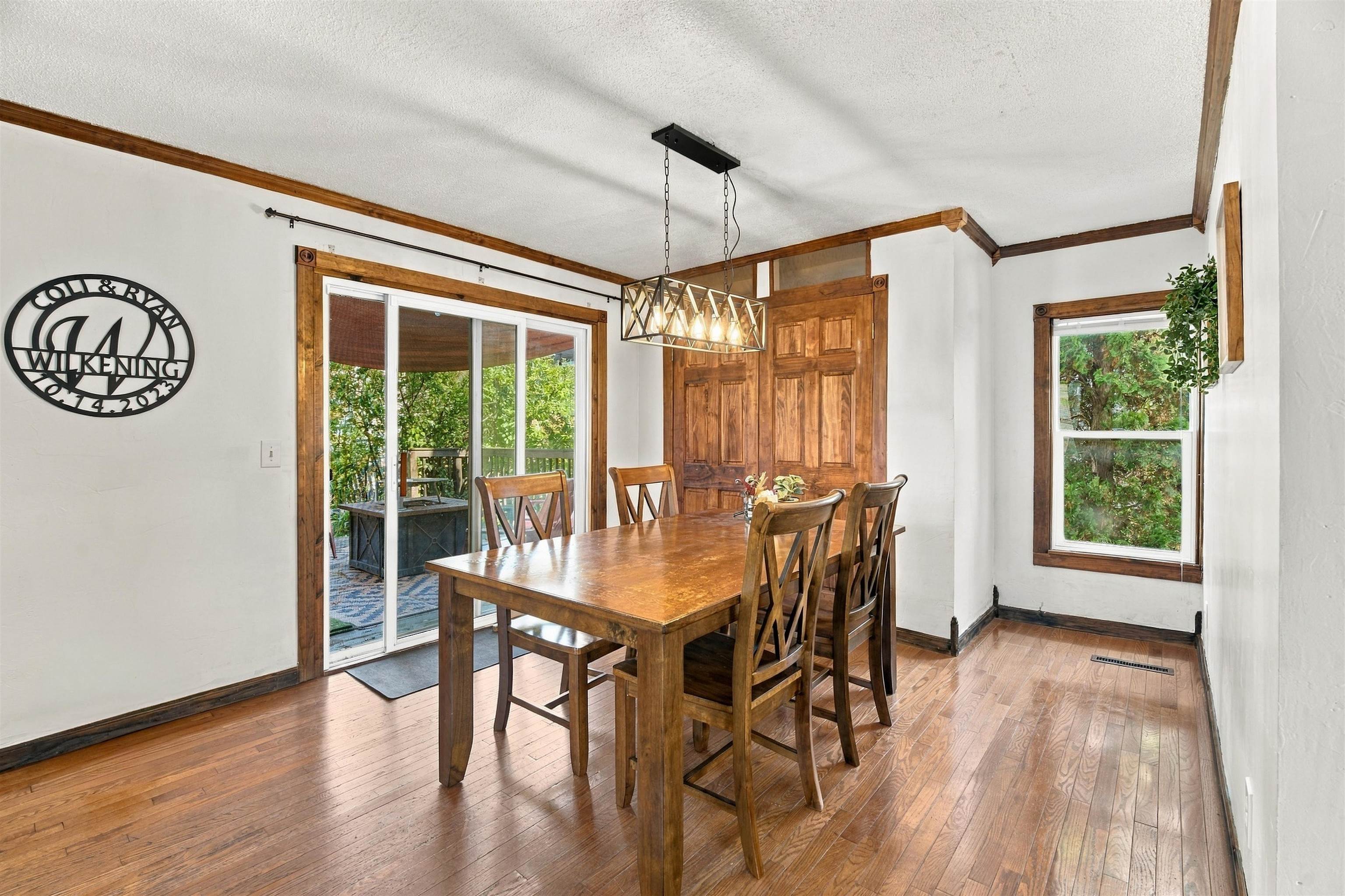 422 W 11TH Avenue