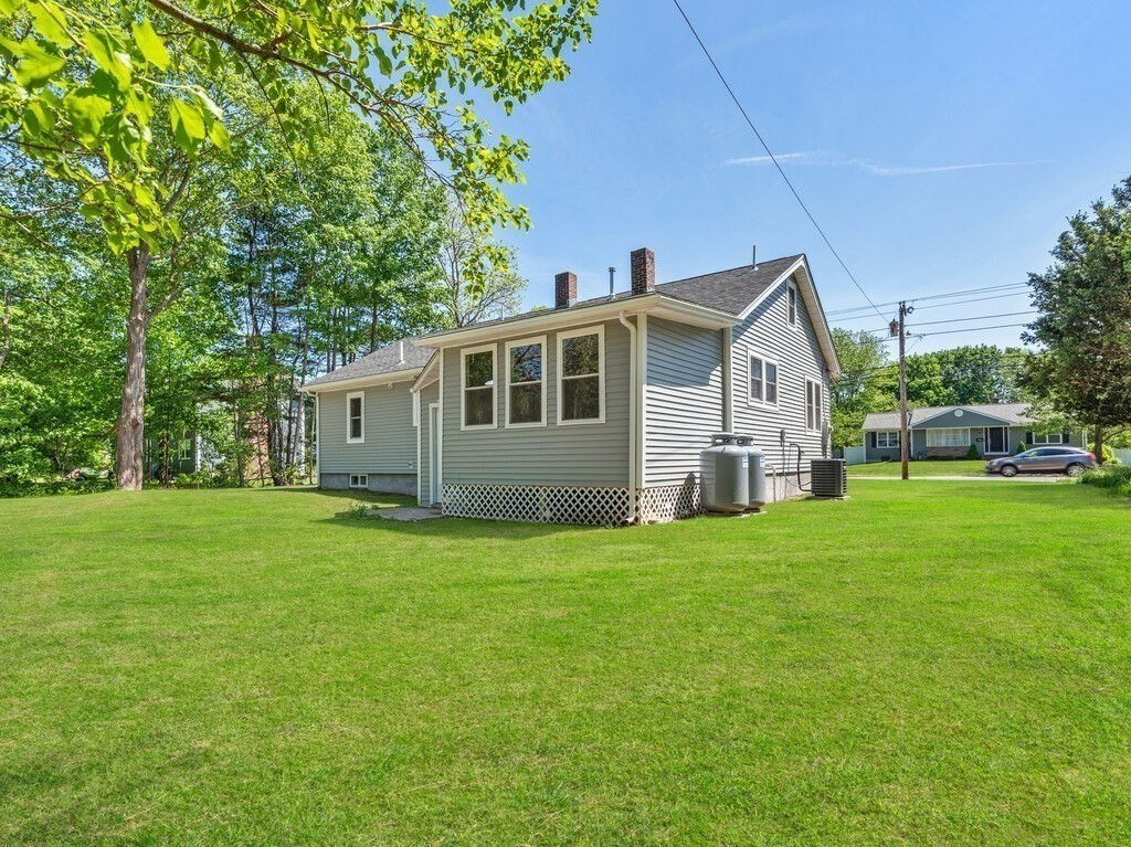 728 Pleasant Street