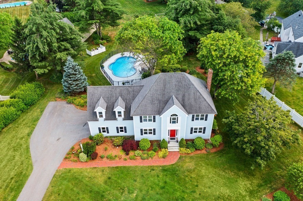 12 Jamie Ln