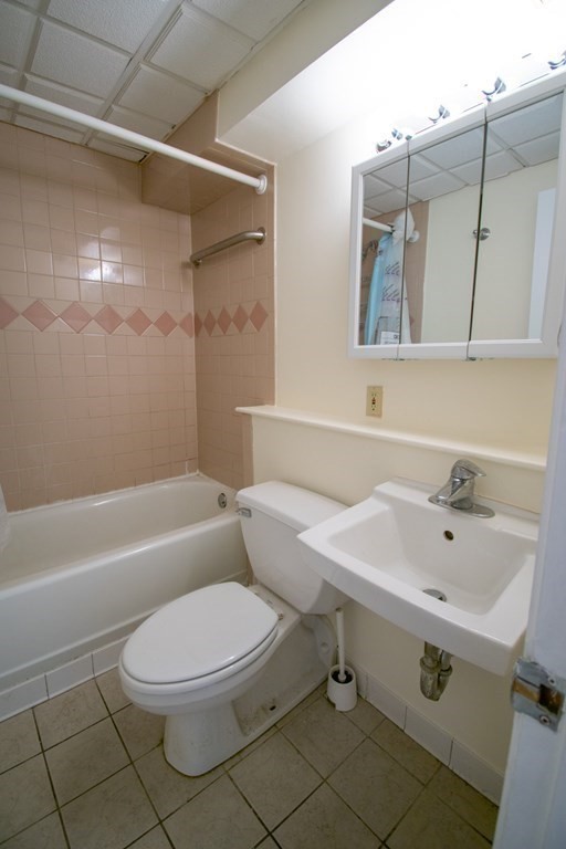 4 Trowbridge Place # 4A