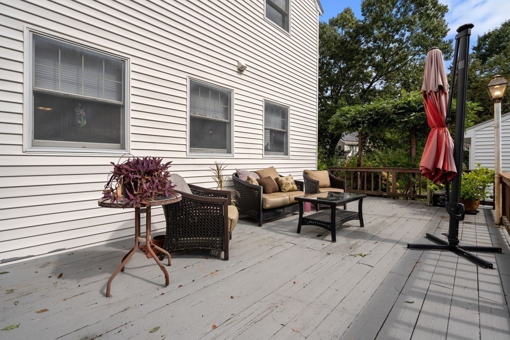 171 Glezen Ln