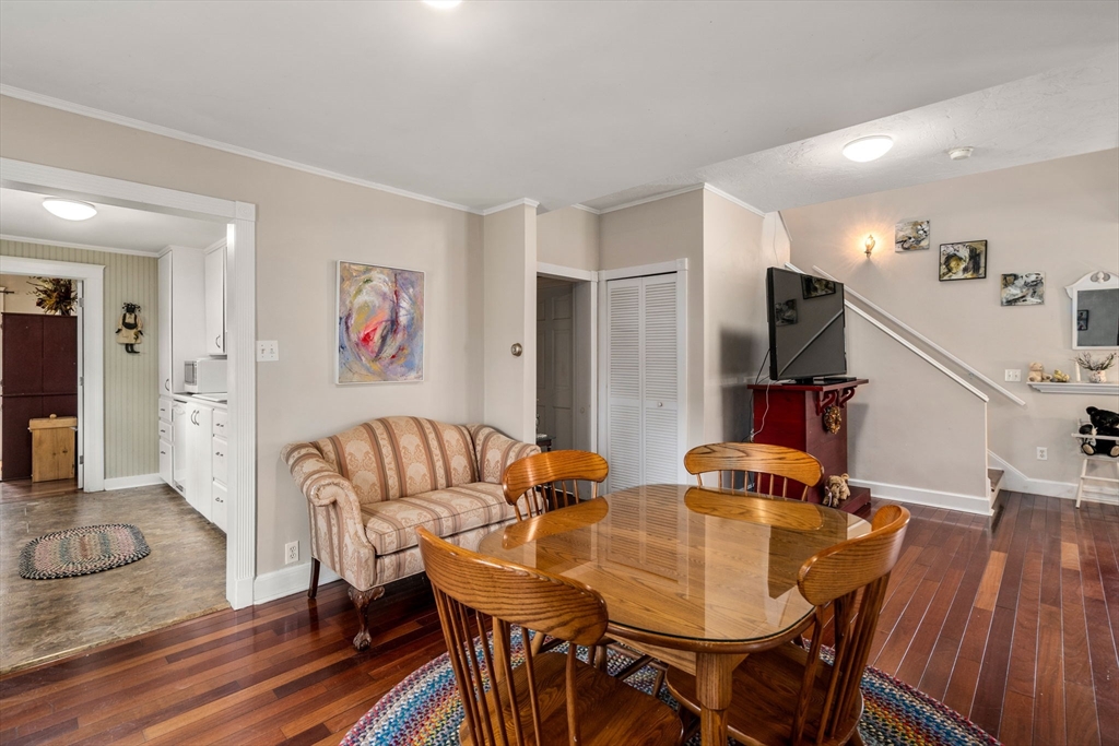10 Pineland Ave