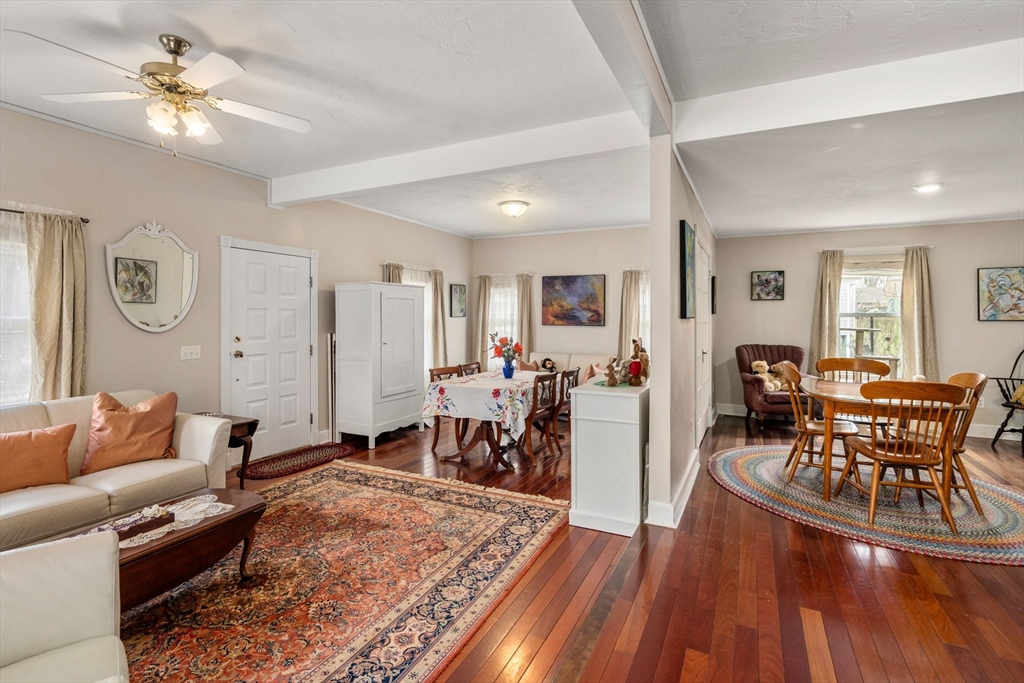 10 Pineland Ave
