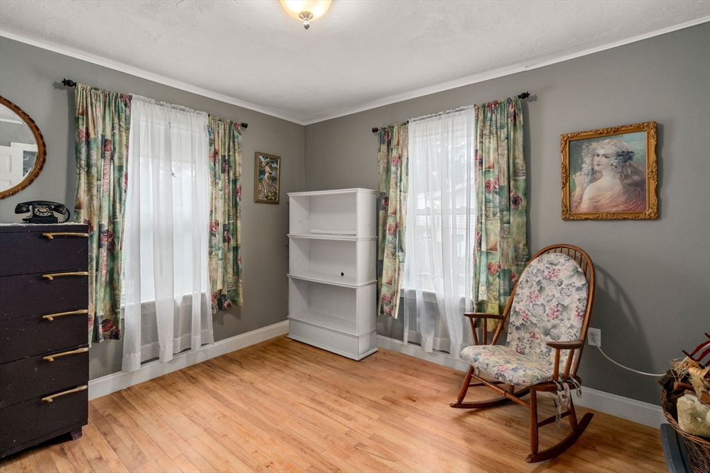 10 Pineland Ave