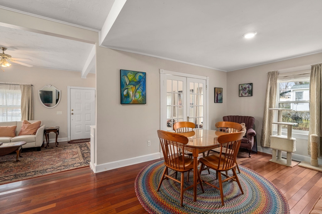10 Pineland Ave