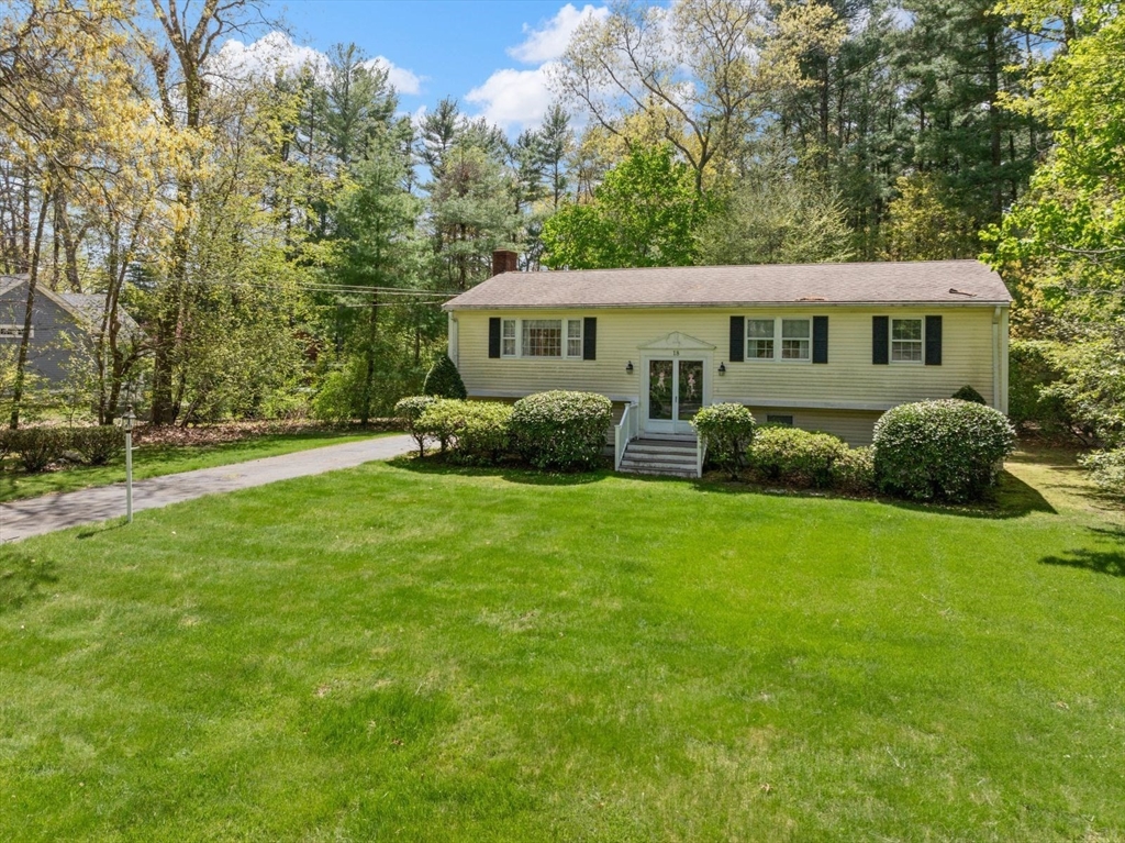 18 Holly Hill Ln
