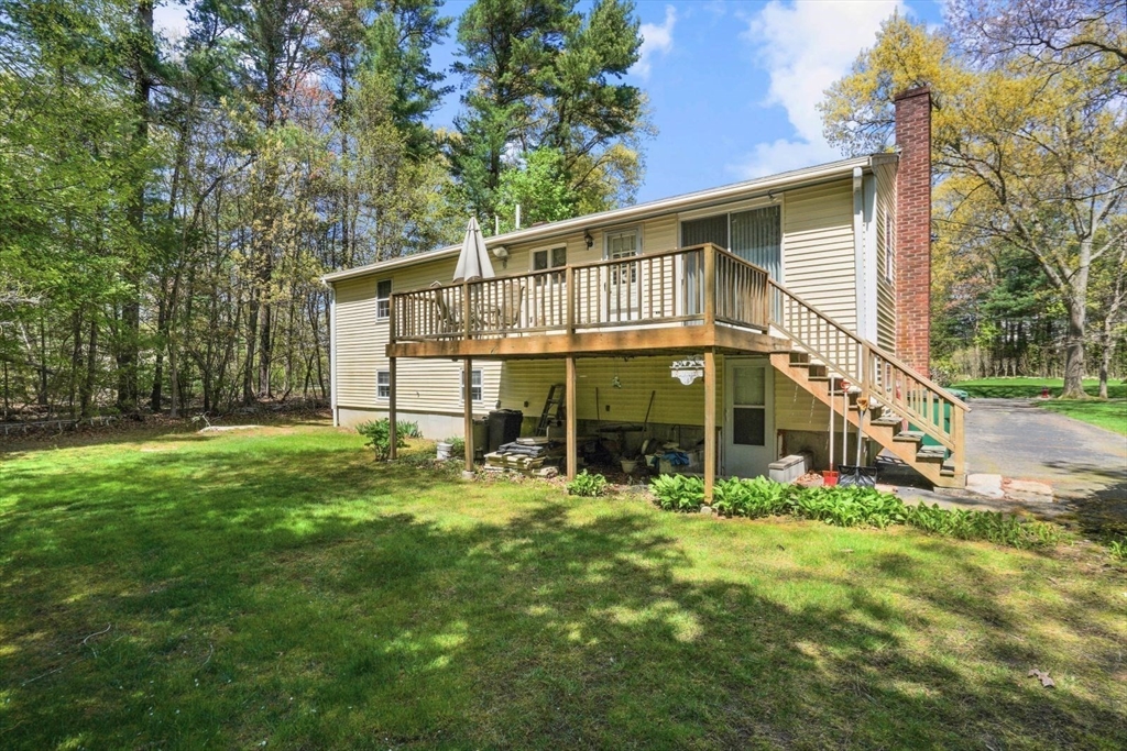 18 Holly Hill Ln