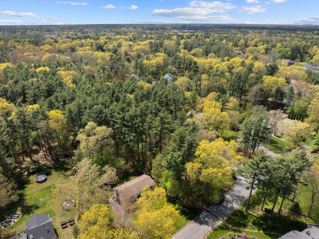 18 Holly Hill Ln